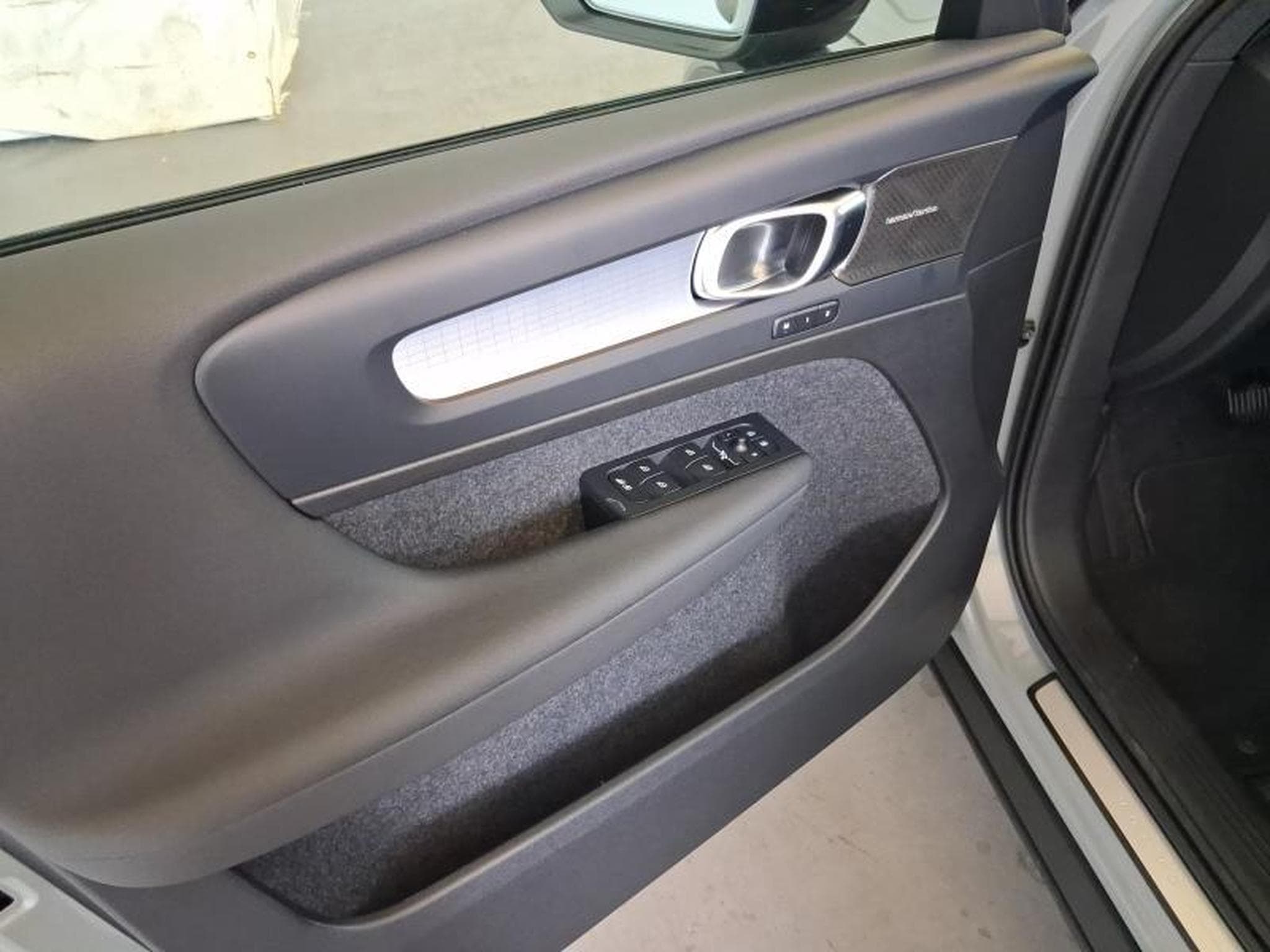 Volvo XC40 Dark (2026) - Photo 10
