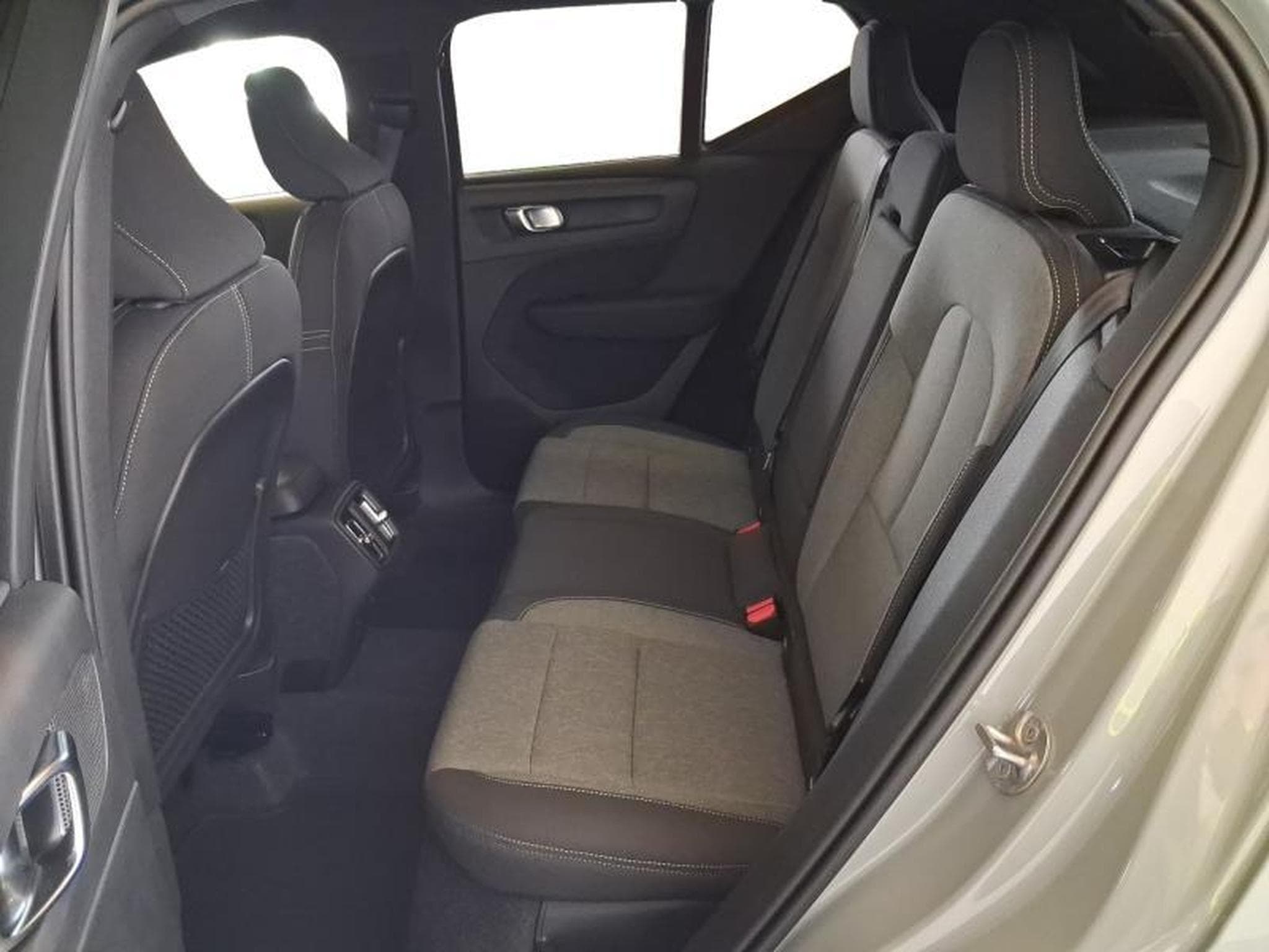Volvo XC40 Dark (2026) - Photo 12