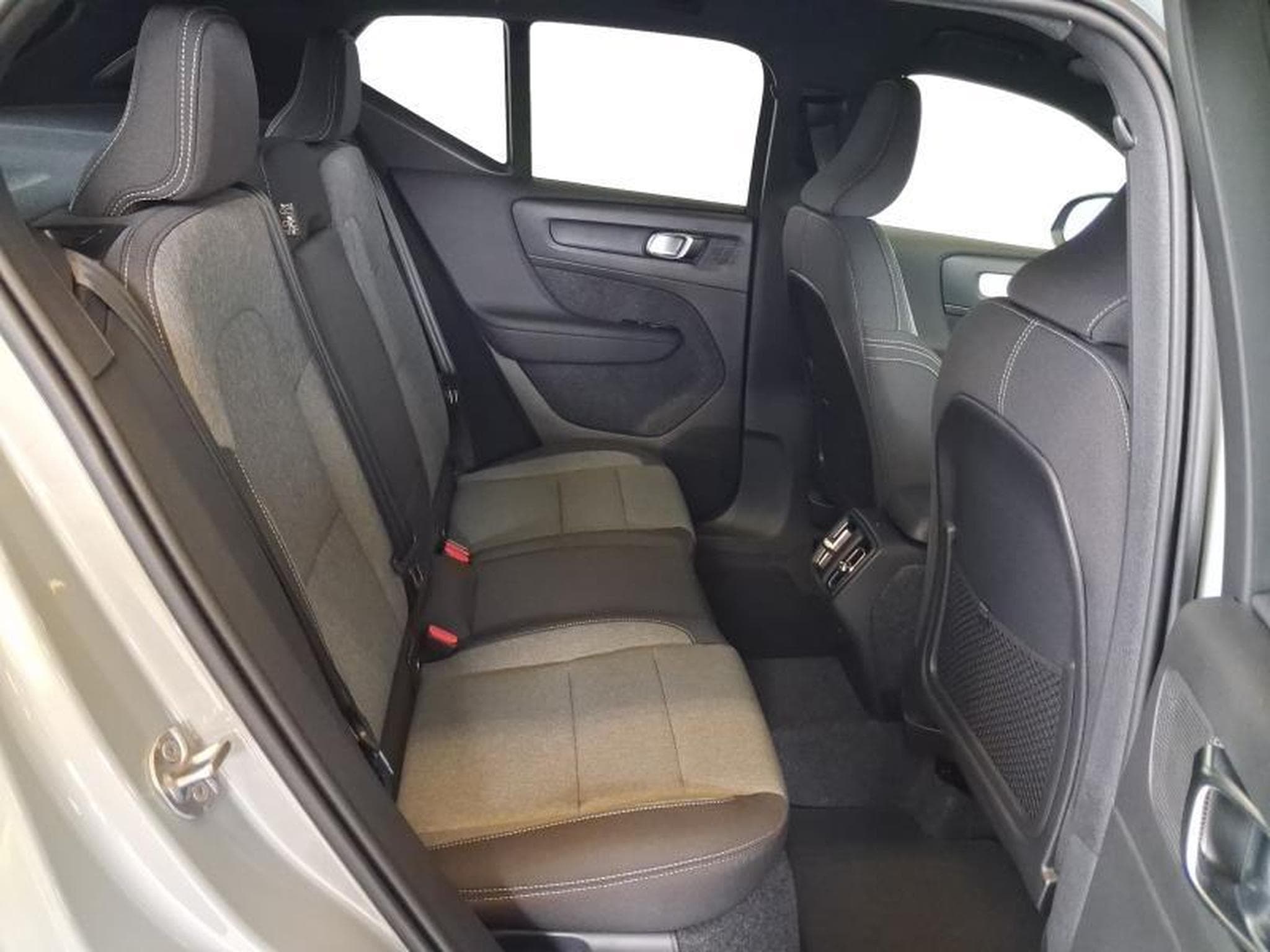 Volvo XC40 Dark (2026) - Photo 14