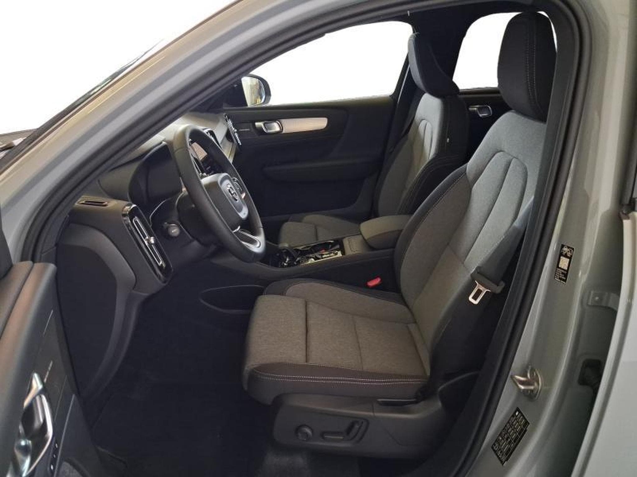 Volvo XC40 Dark (2026) - Photo 4