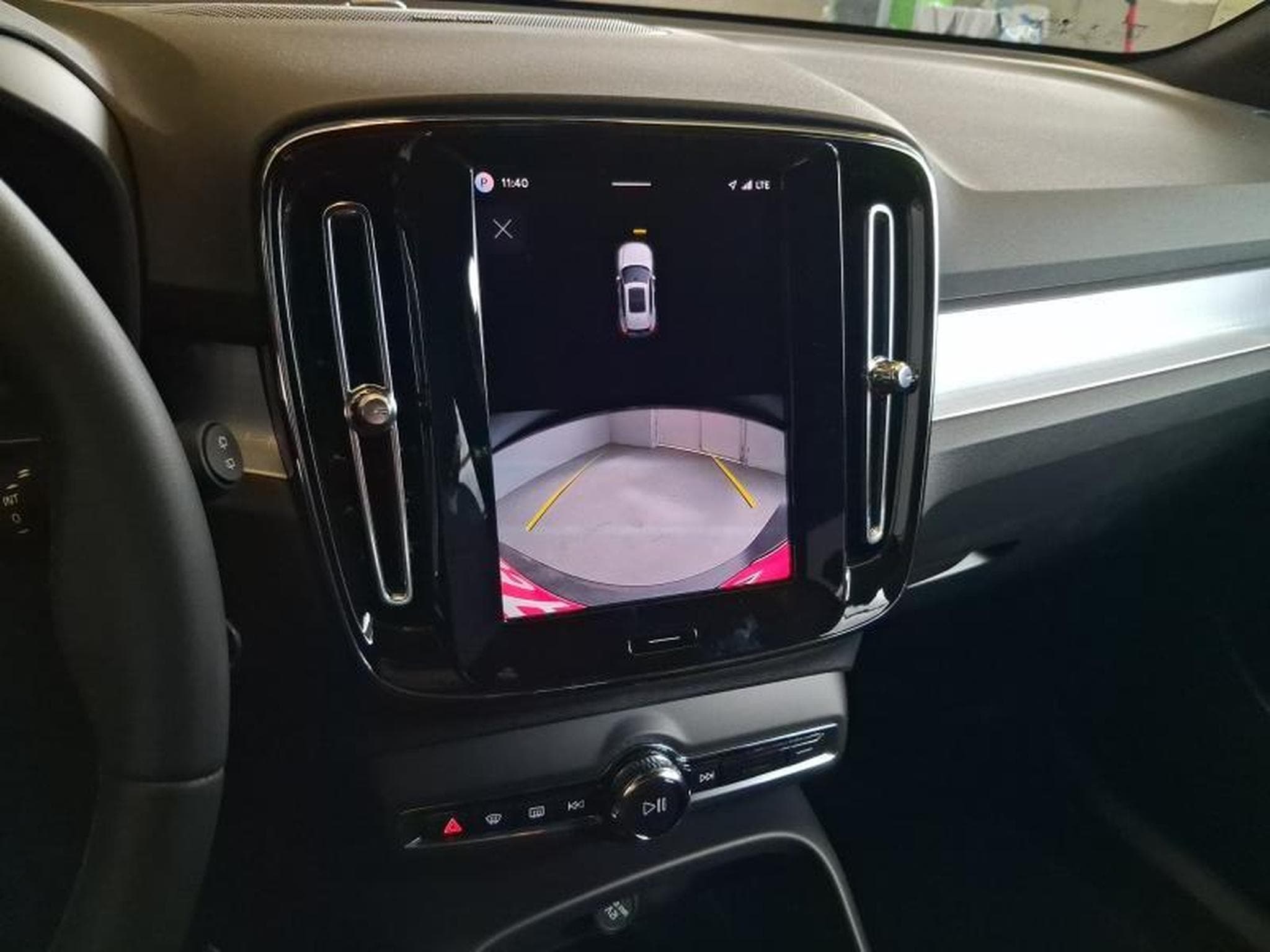Volvo XC40 Dark (2026) - Photo 8