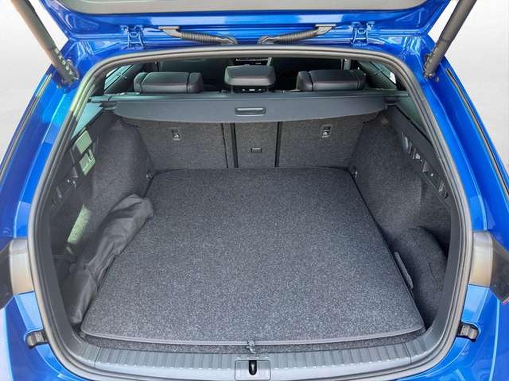 Skoda Octavia Combi RS/360°/Canton/AHK/Standhzg (2023) - Photo 20