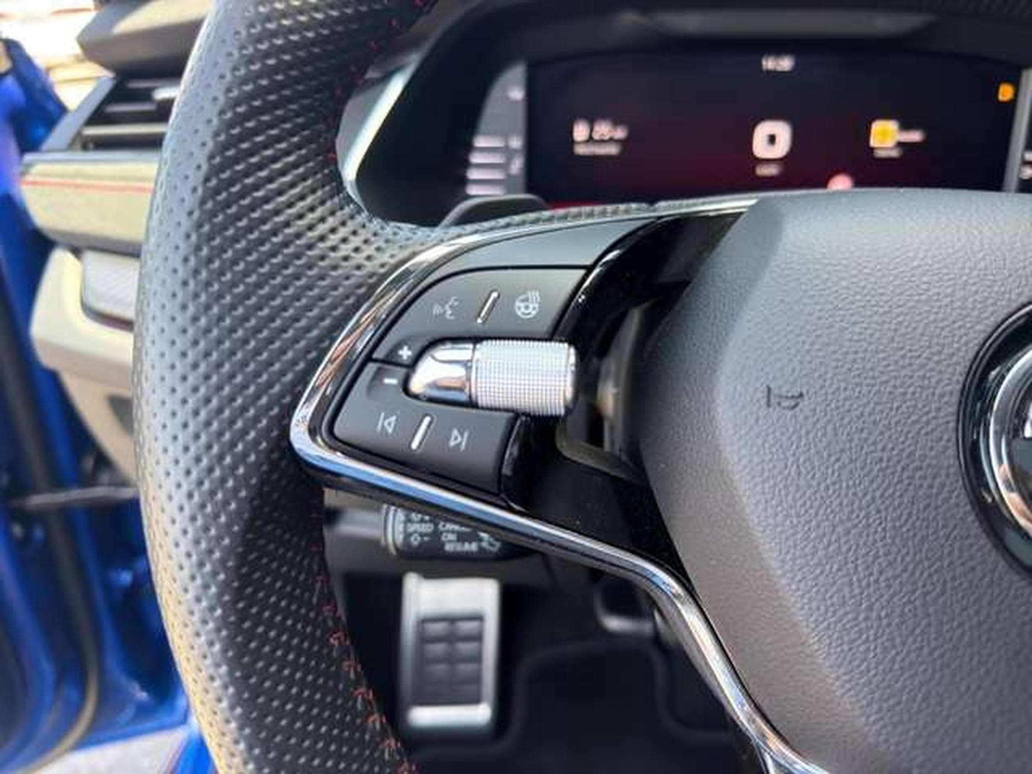 Skoda Octavia Combi RS/360°/Canton/AHK/Standhzg (2023) - Photo 28