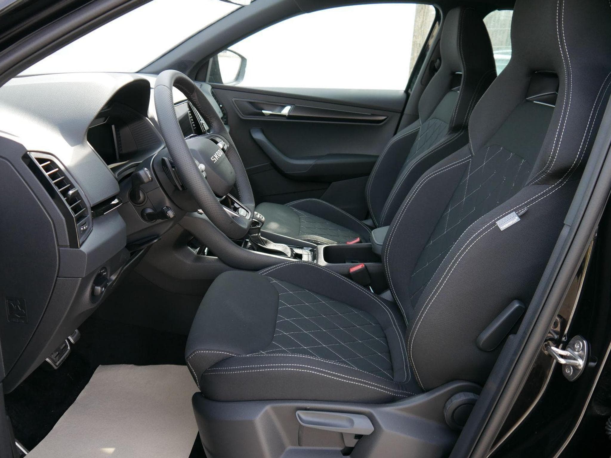 Skoda Karoq Sportline (2026) - Photo 8