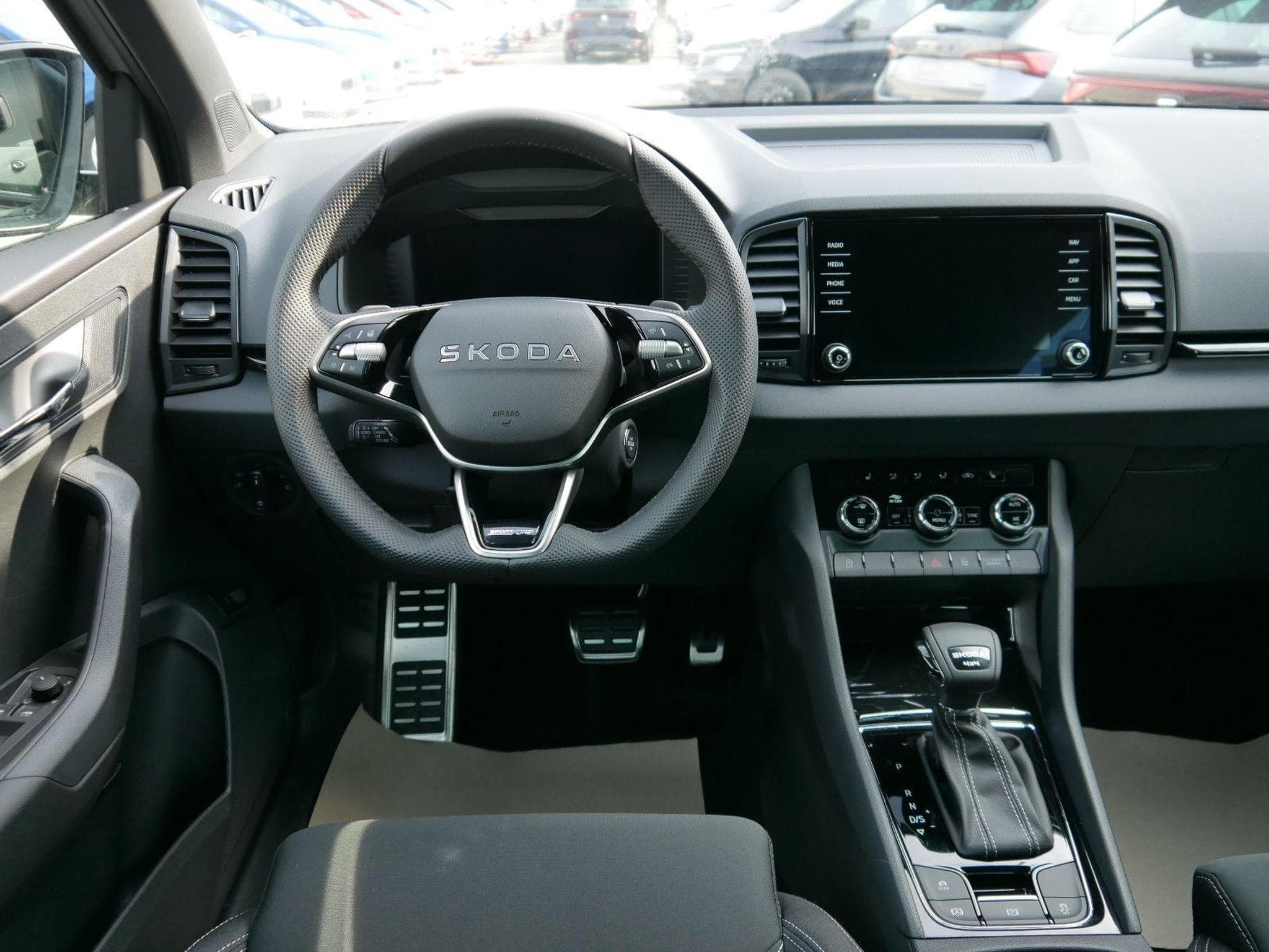 Skoda Karoq Sportline 2.0 TSI 4x4 DSG (2026) - Photo 11