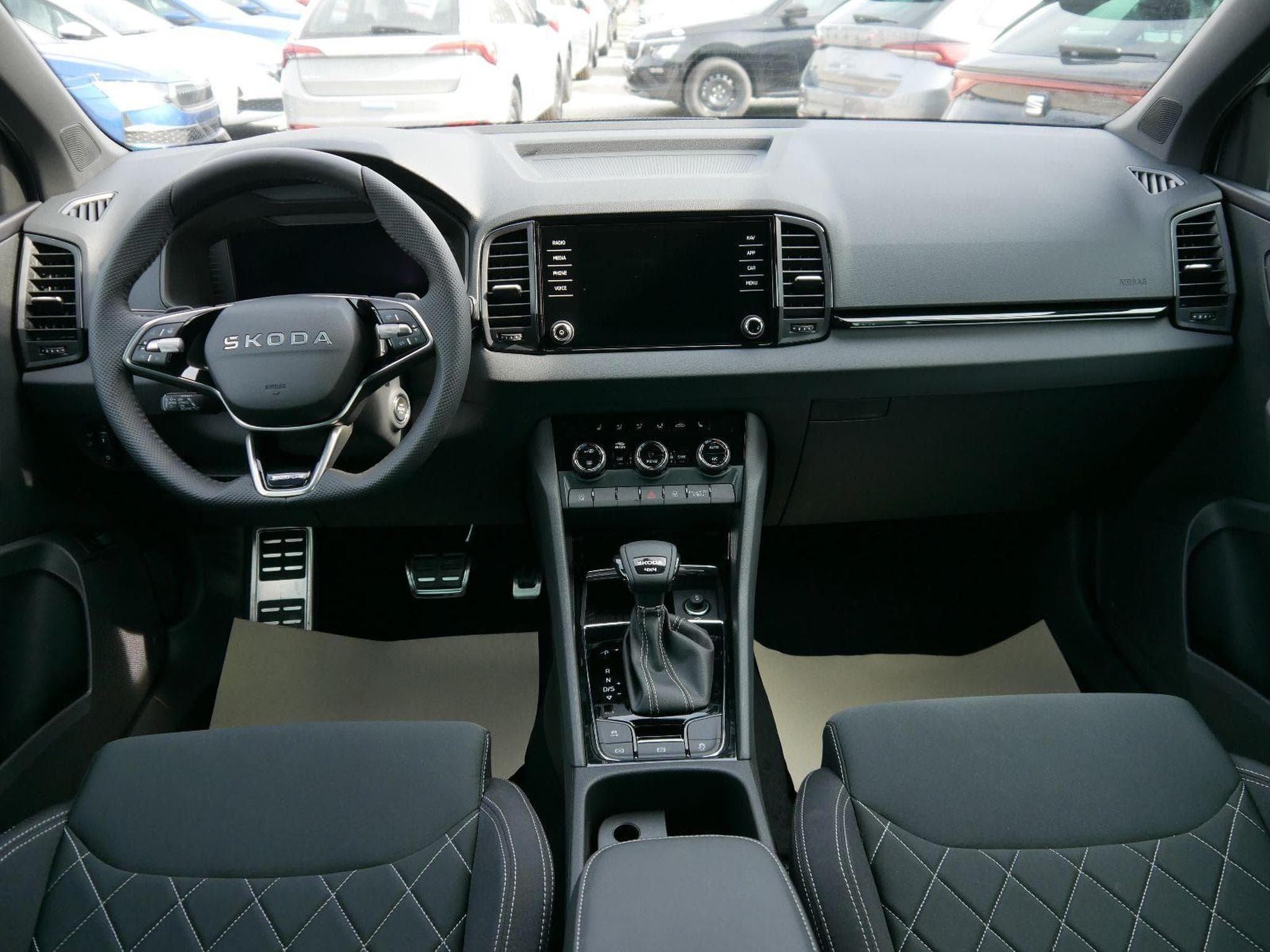 Skoda Karoq Sportline 2.0 TSI 4x4 DSG (2026) - Photo 9