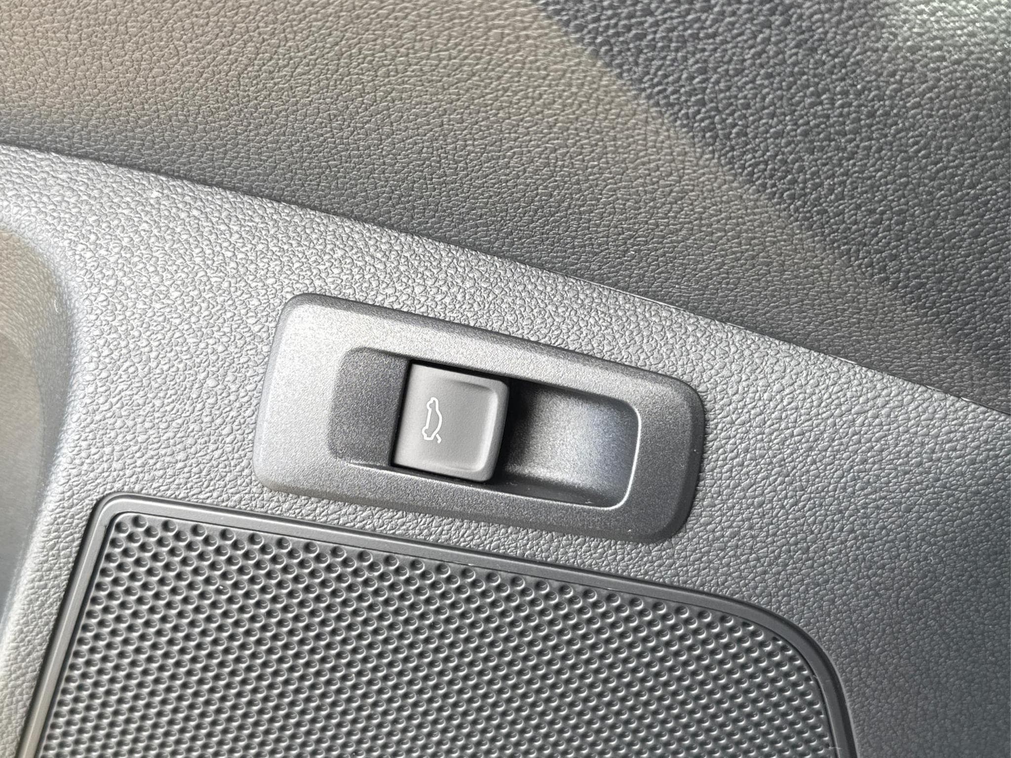 Skoda Karoq Selection (2026) - Photo 24