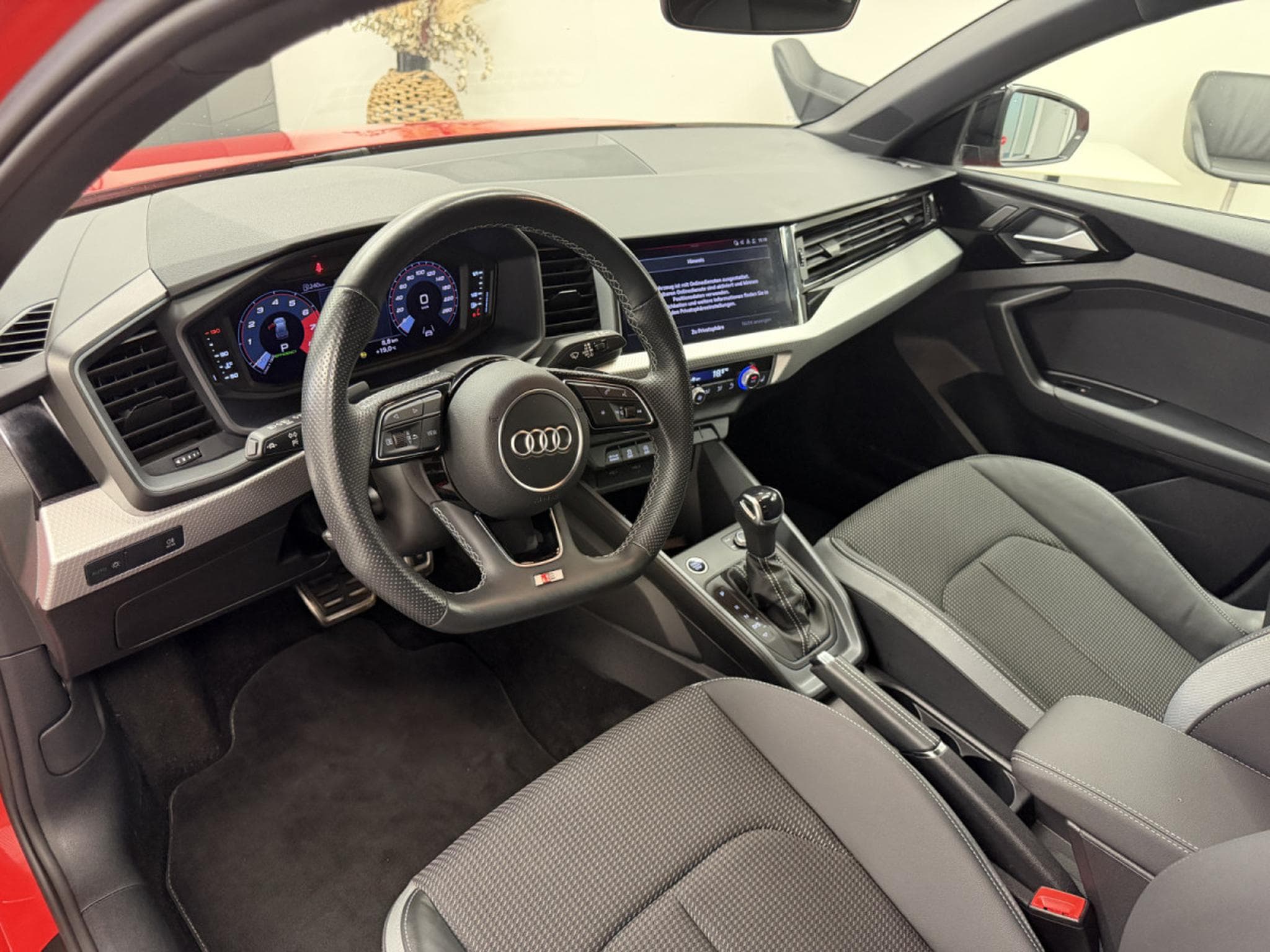 Audi A1 Sportback S line 40 TFSI 207 CV / 152 kW  S tronic (2023) - Photo 4