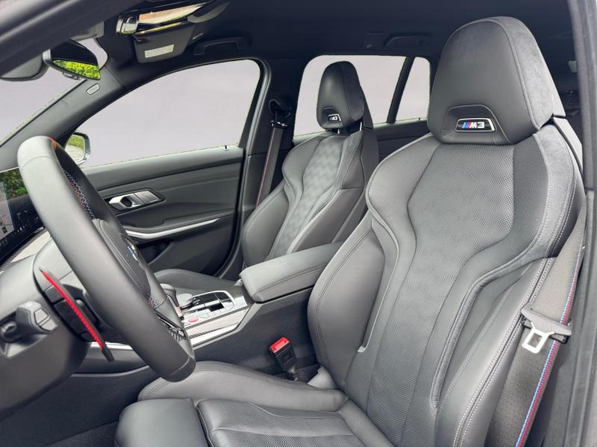 BMW M3 M3 Competition M xDrive Touring (2025) - Photo 11