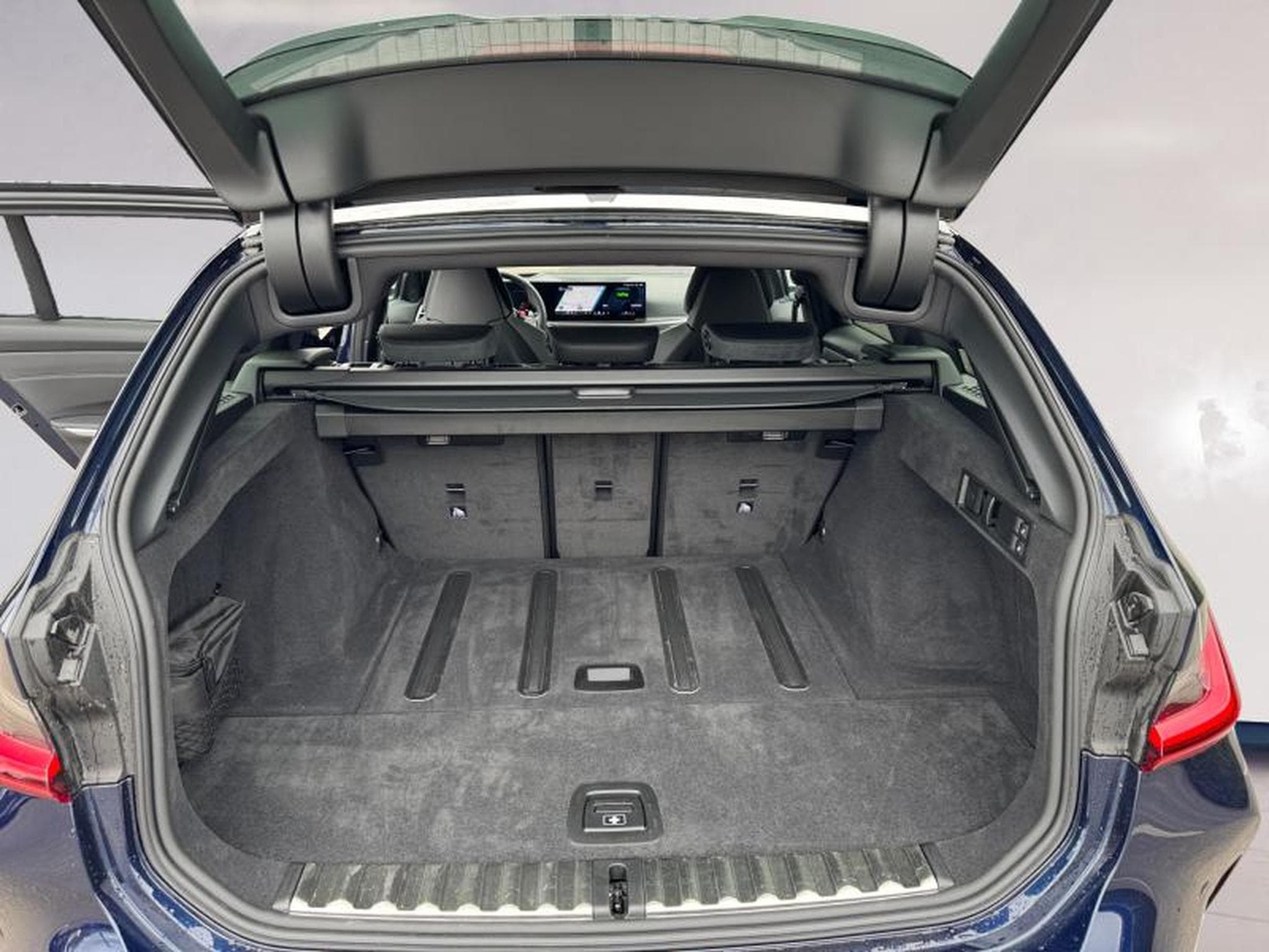 BMW M3 M3 Competition M xDrive Touring (2025) - Photo 15