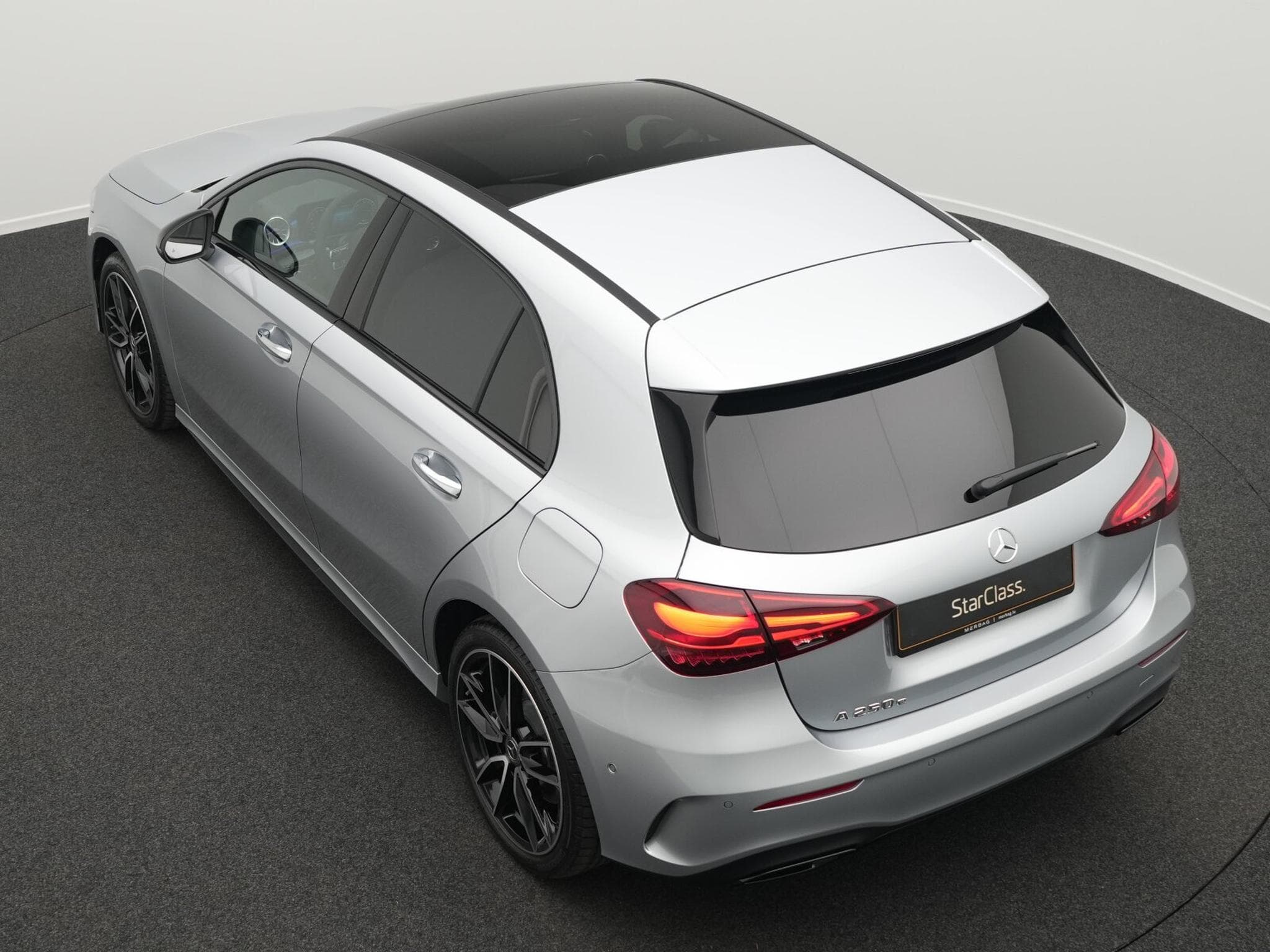 Mercedes A 250 e Pano+Multi+360°+Totw+Distr+19" (2026) - Photo 11