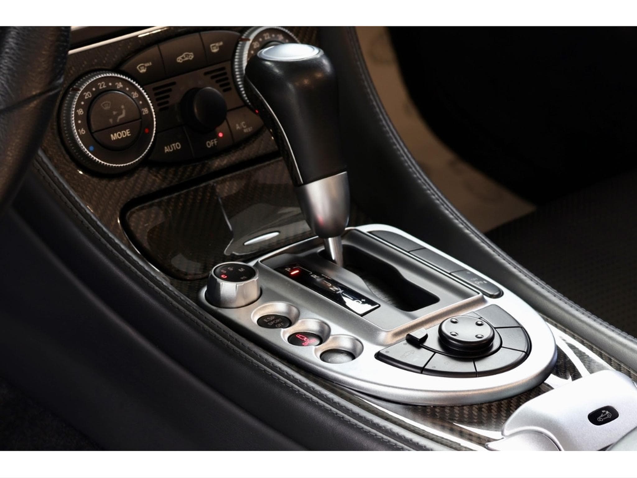 Mercedes SL 63 AMG ROADSTER V8 CARBON AIRSCARF CUIR NAVI (2008) - Photo 6