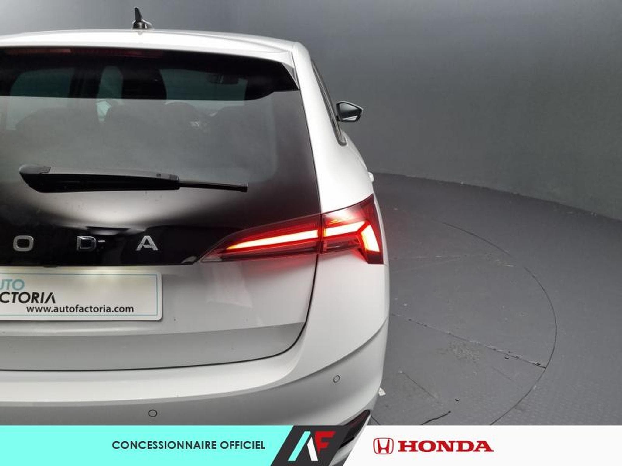 Skoda Scala -35% 1.0 TSI Evo2 116ch Selection (2025) - Photo 3