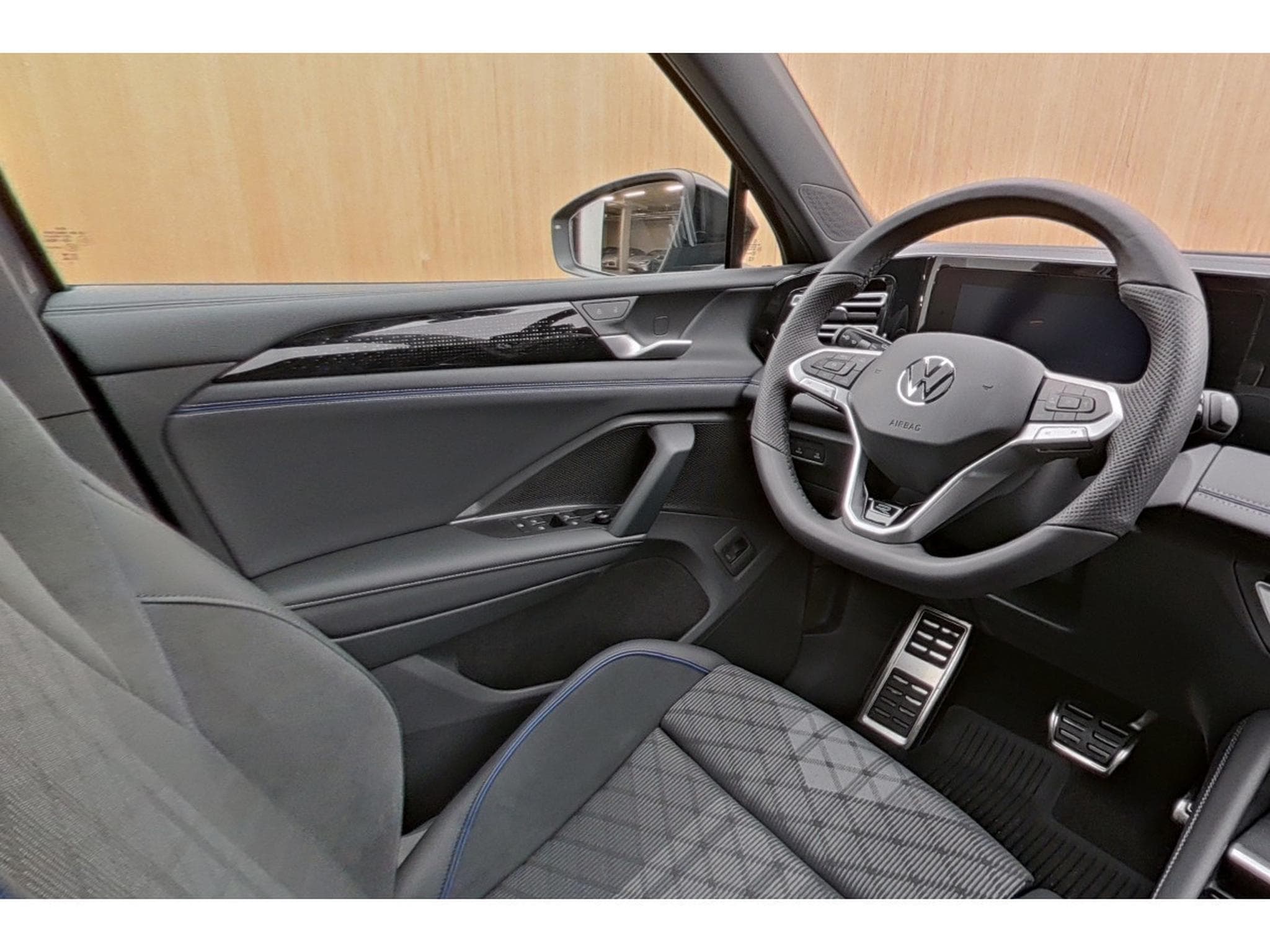 VW Tiguan R-Line 2.0 TDI 4Motion 142KW-193CV DSG7 - Toit Ouvrant - Att (2025) - Photo 11