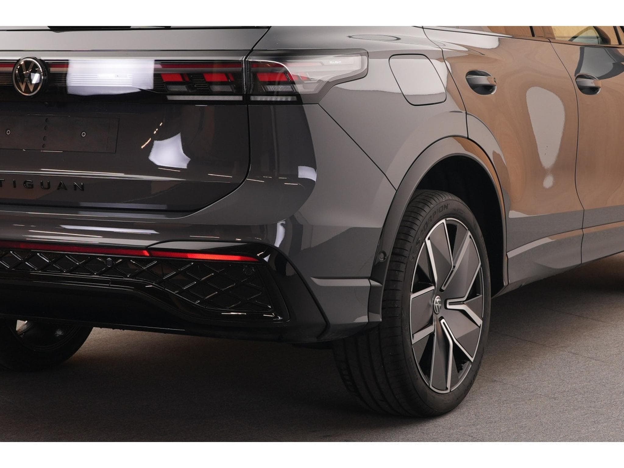 VW Tiguan R-Line 2.0 TDI 4Motion 142KW-193CV DSG7 - Toit Ouvrant - Att (2025) - Photo 15