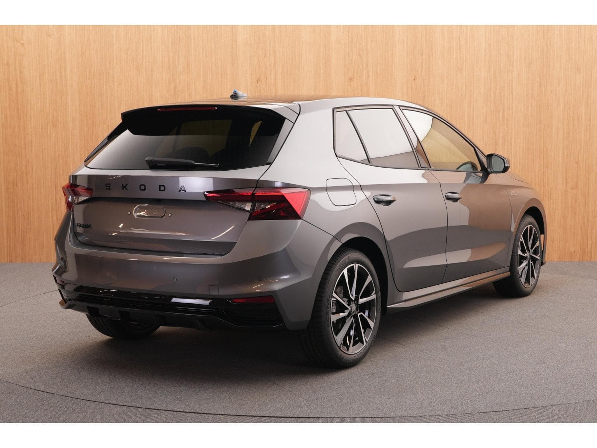 Skoda Fabia Monte Carlo 1.5 TSI 110kW-150CV DSG7 -  Garantie 5 ans / 100 (2026) - Photo 2