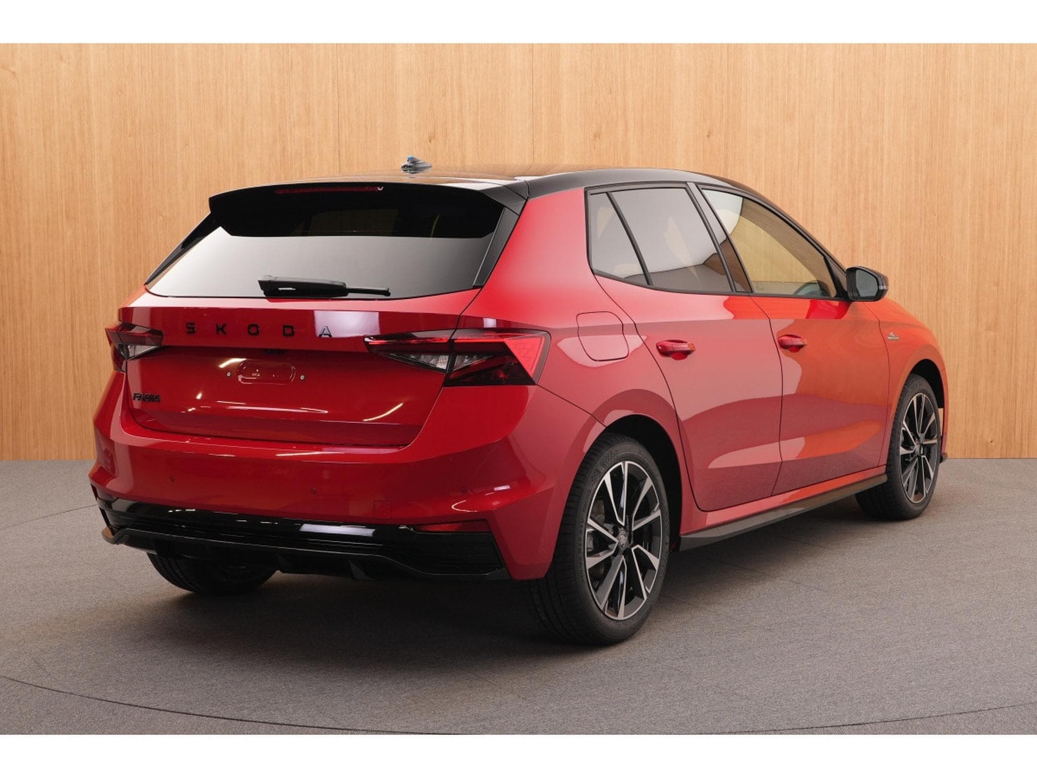 Skoda Fabia Monte Carlo 1.5 TSI 110kW-150CV DSG7 -  Garantie 5 ans / 100 (2026) - Photo 4