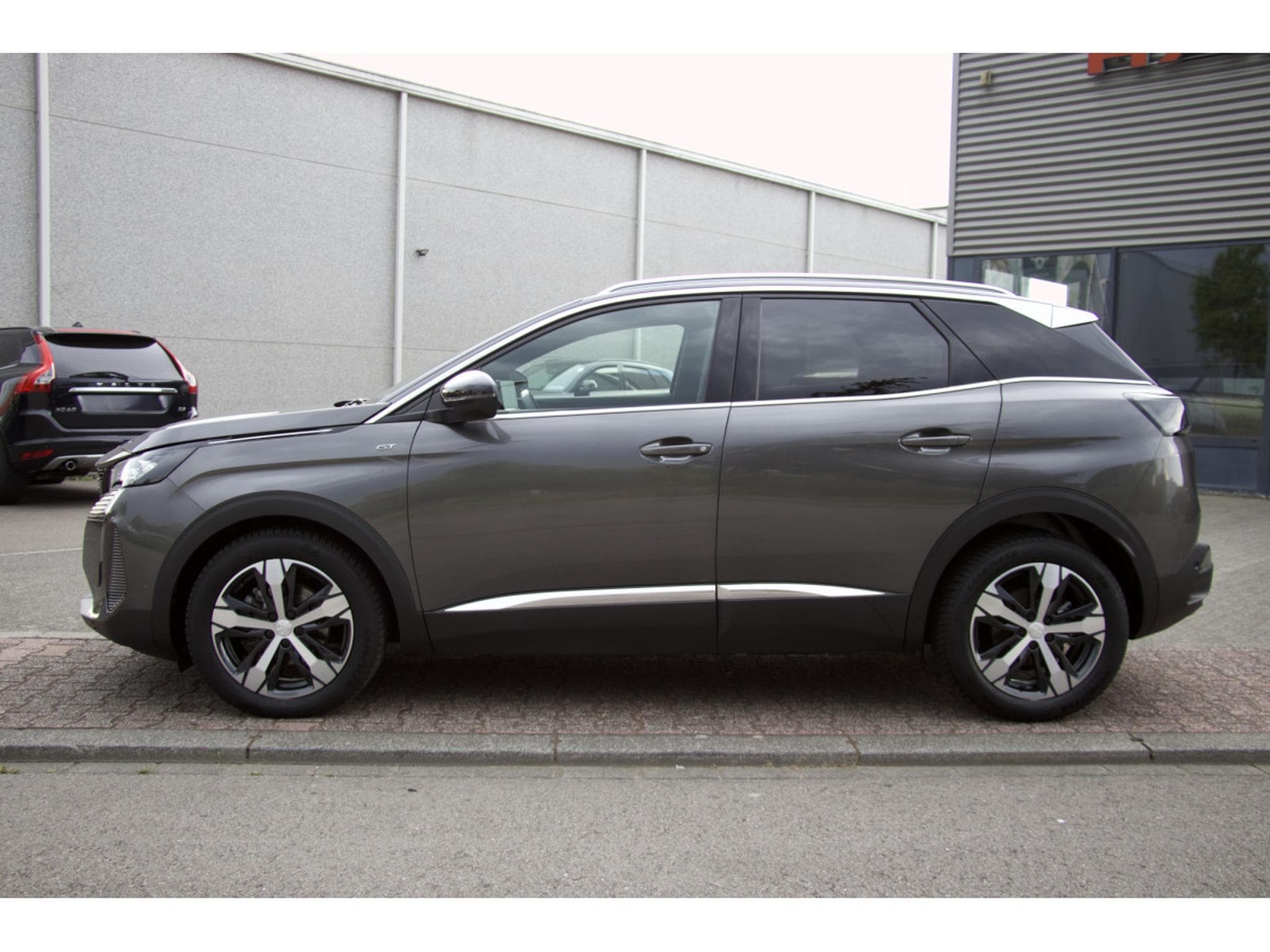 Peugeot 3008 BlueHDi 130 EAT8 GT ACC Cuir 360° Focal toit panoramique (2023) - Photo 2