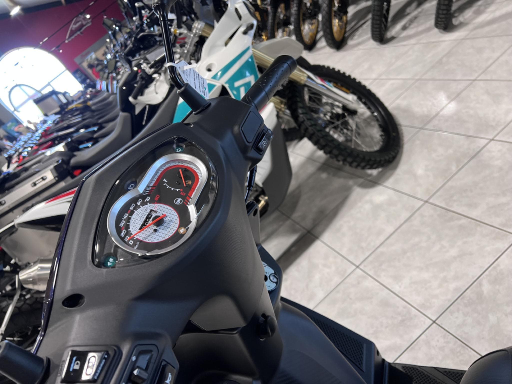 SYM Orbit III 50 Classe A  25 Km/h (2026) - Photo 7
