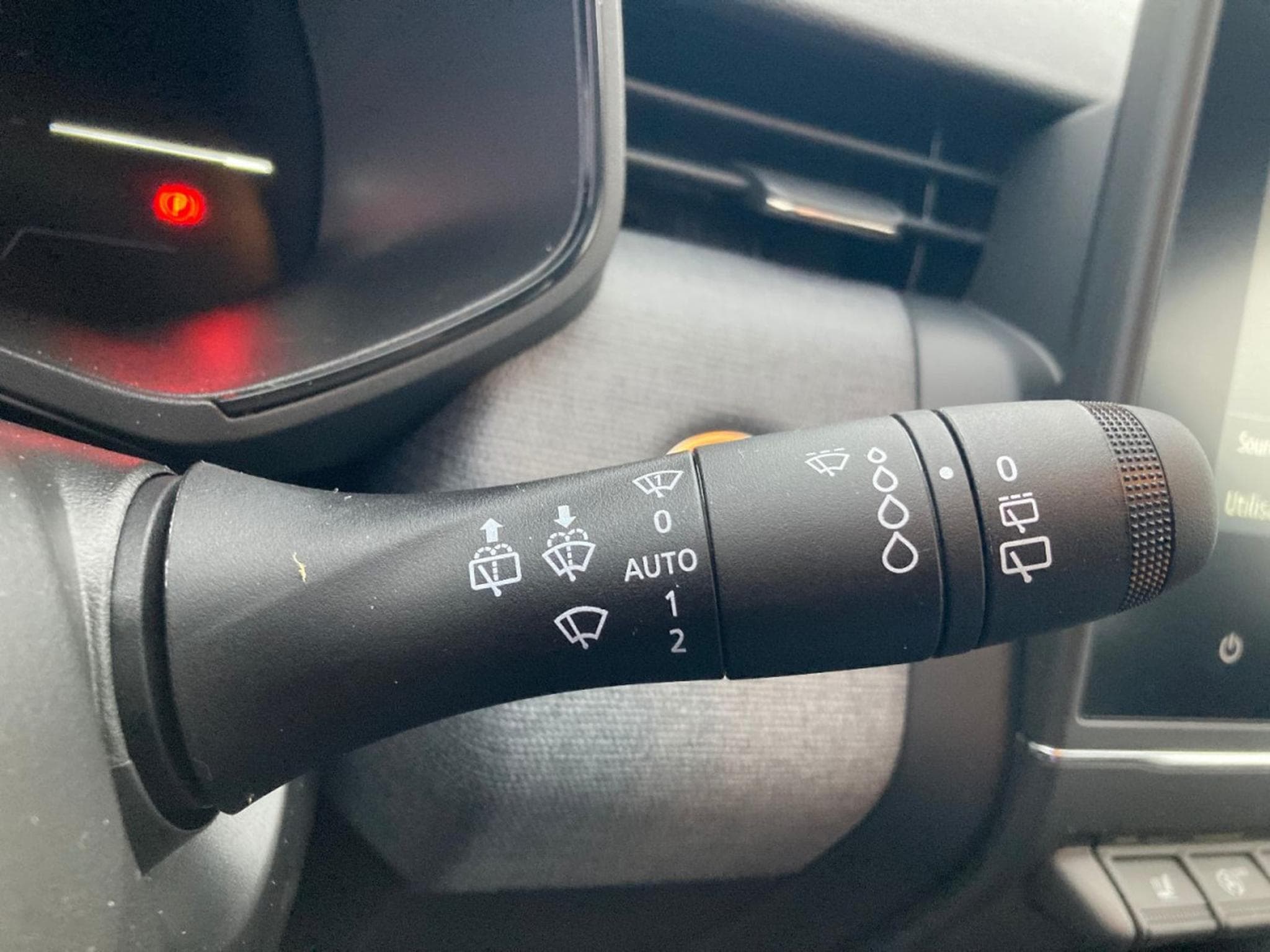Renault Clio 1.5 dCi 101  Evolution (2025) - Photo 19