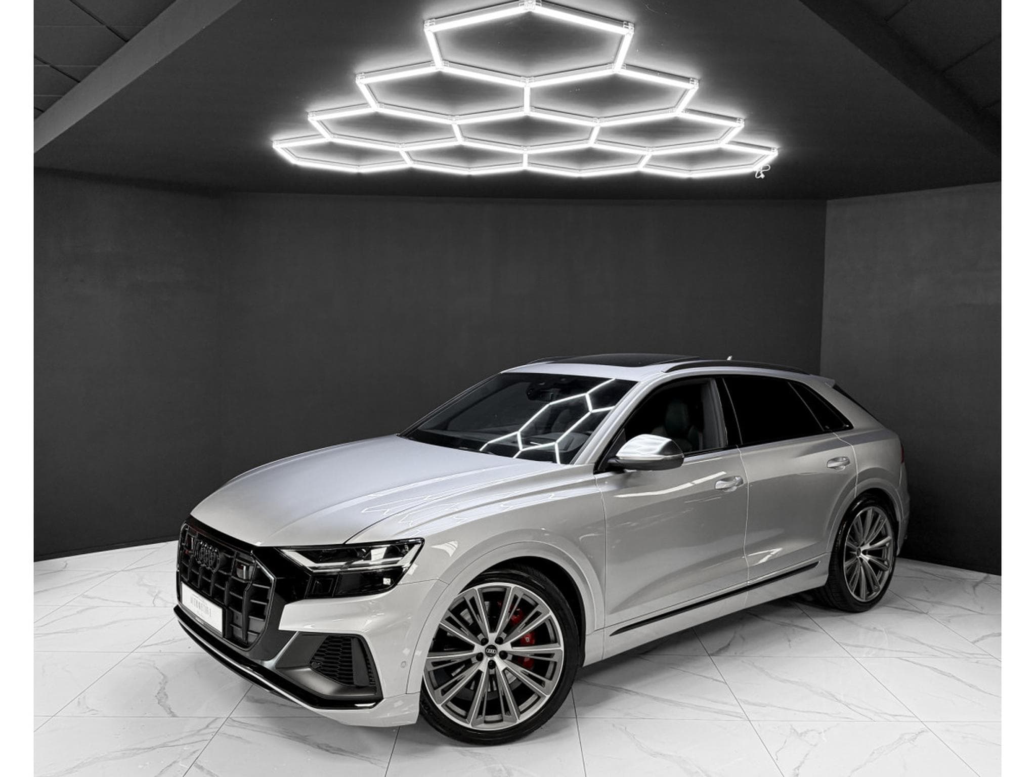 Audi SQ8 4.0 TFSI / REAR-AXLE / B&O / PANO / HEAD-UP / (2021) - Photo 1