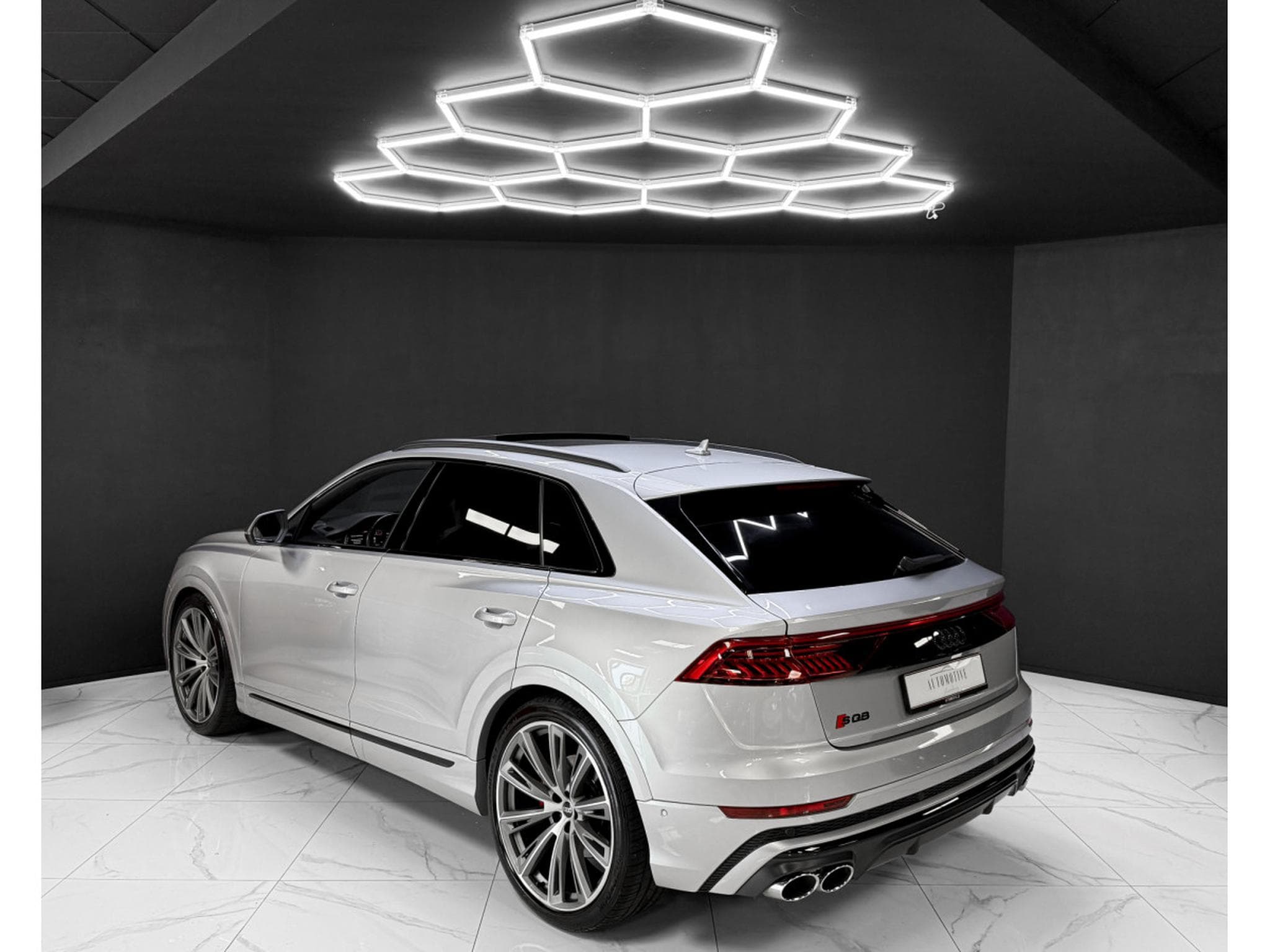 Audi SQ8 4.0 TFSI / REAR-AXLE / B&O / PANO / HEAD-UP / (2021) - Photo 3