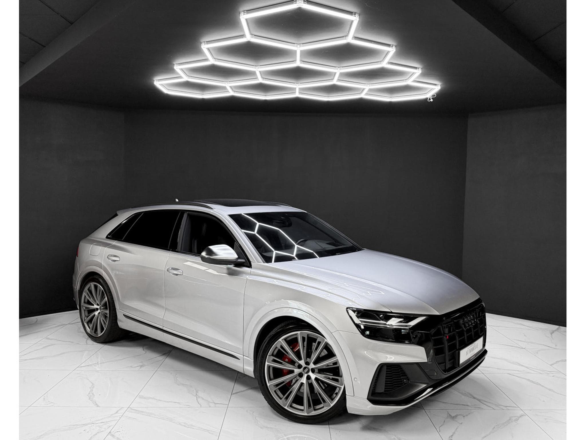 Audi SQ8 4.0 TFSI / REAR-AXLE / B&O / PANO / HEAD-UP / (2021) - Photo 7