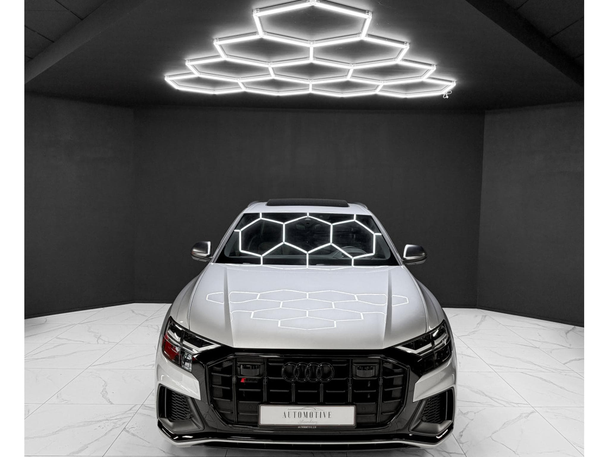 Audi SQ8 4.0 TFSI / REAR-AXLE / B&O / PANO / HEAD-UP / (2021) - Photo 8