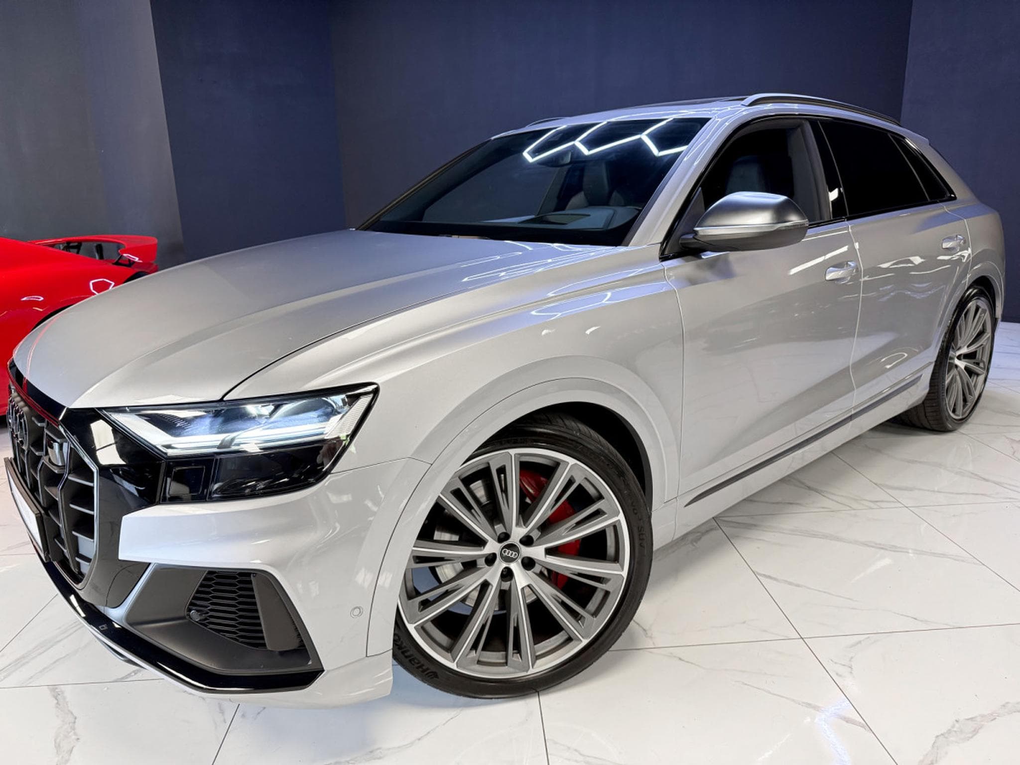 Audi SQ8 4.0 TFSI / REAR-AXLE / B&O / PANO / HEAD-UP / (2021) - Photo 9
