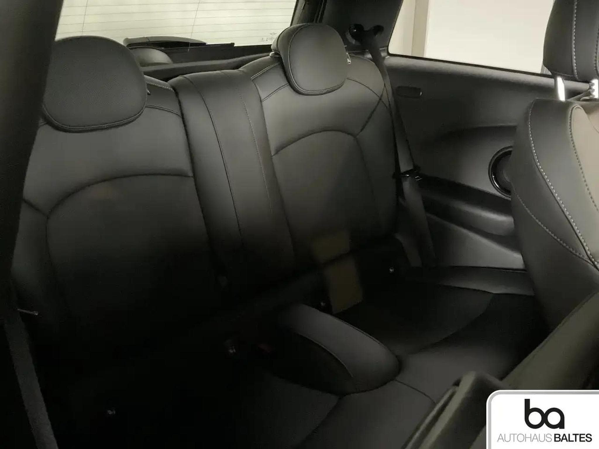 Mini Cooper (2024) - Photo 8