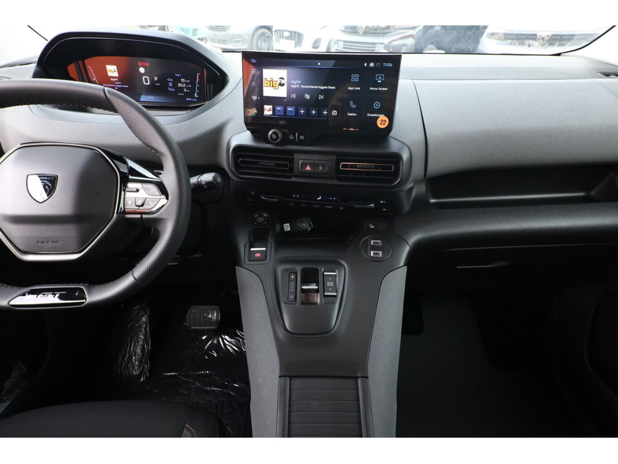 Peugeot Rifter 1.5 BlueHDI 130 EAT8 L1 GT (2025) - Photo 8