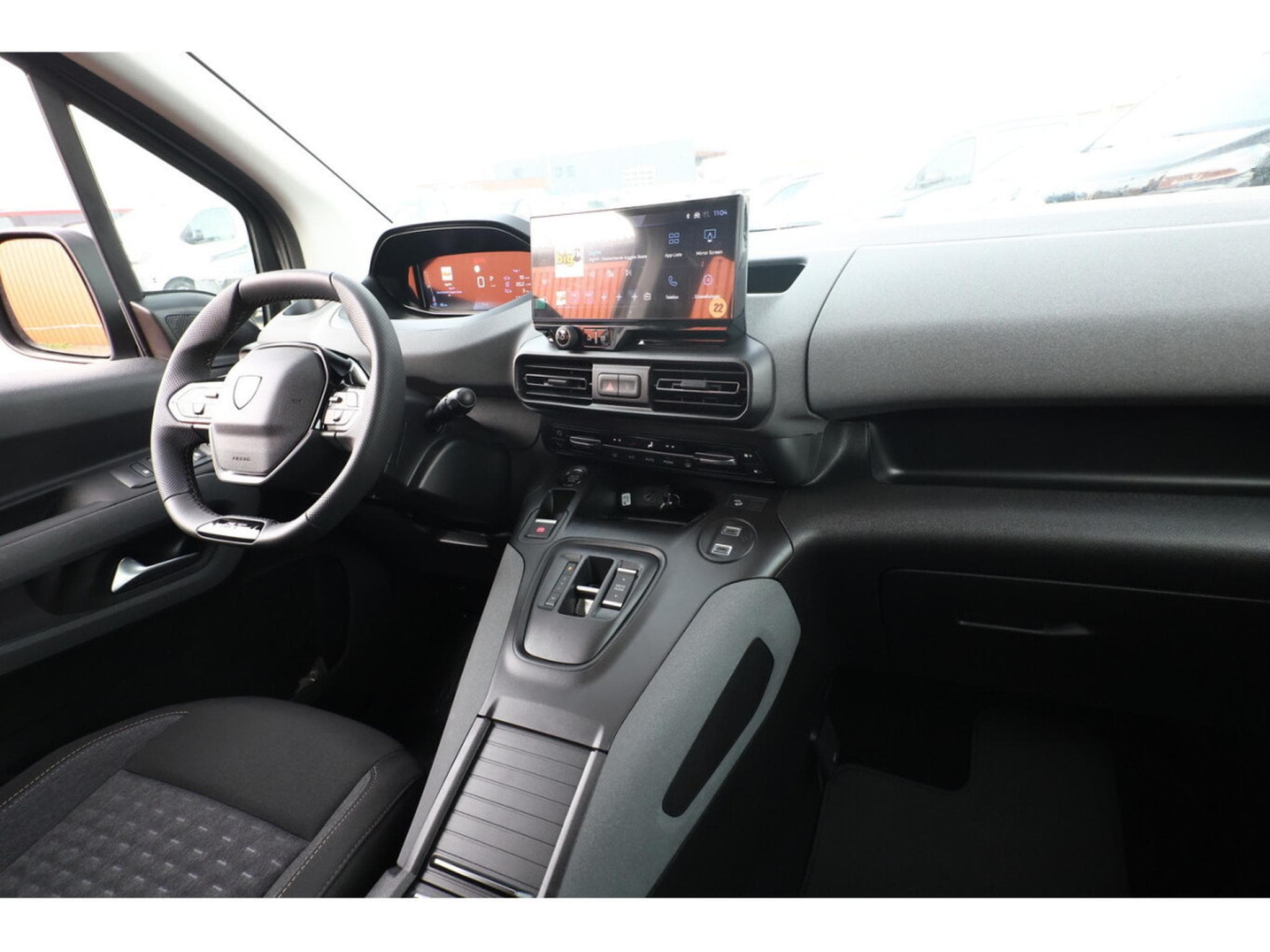 Peugeot Rifter 1.5 BlueHDI 130 EAT8 L1 GT (2025) - Photo 9