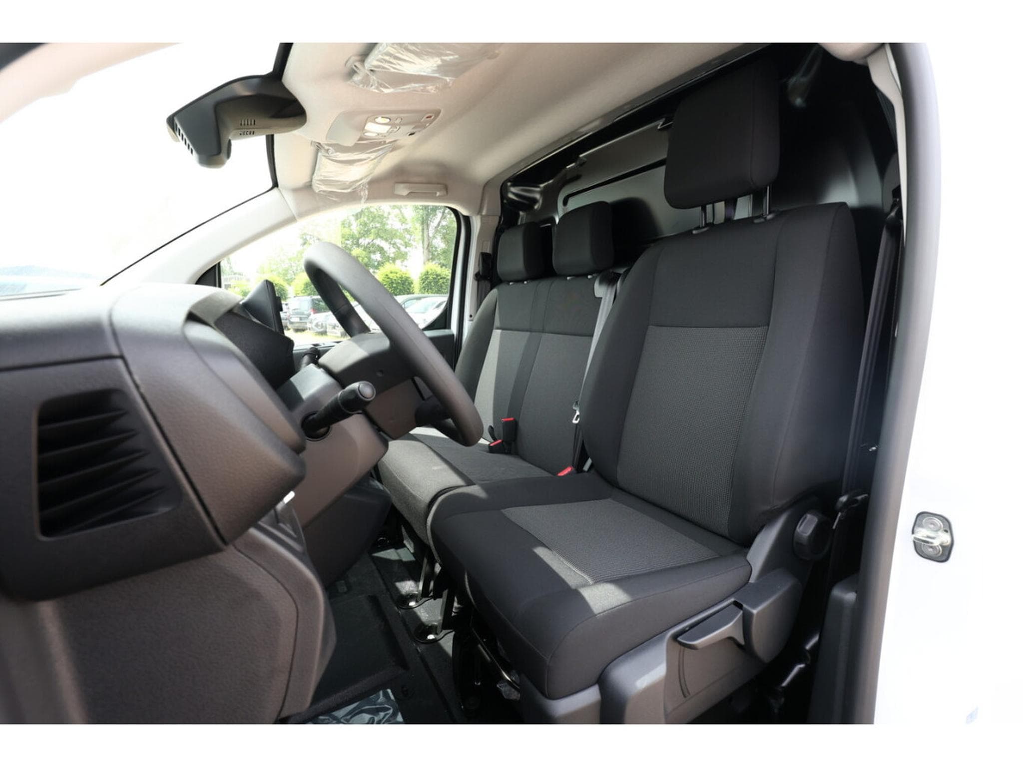 Citroën Jumpy 2.0 BlueHDI 150 XL Confort (2026) - Photo 7