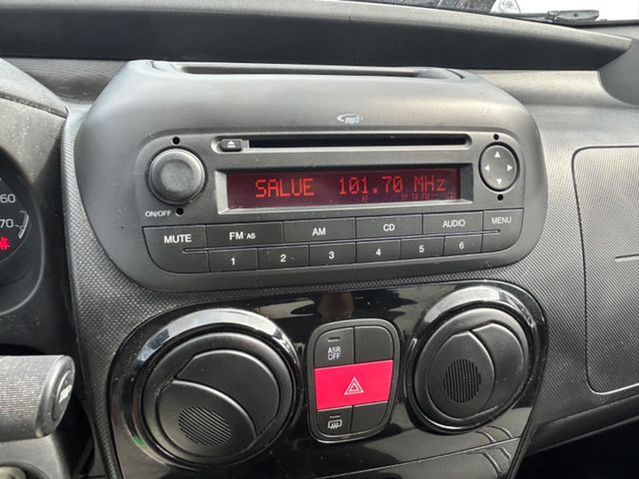 Fiat Qubo Qubo MY Qubo 1.4 *Klima*Bluetooth*Euro5 (2014) - Photo 11