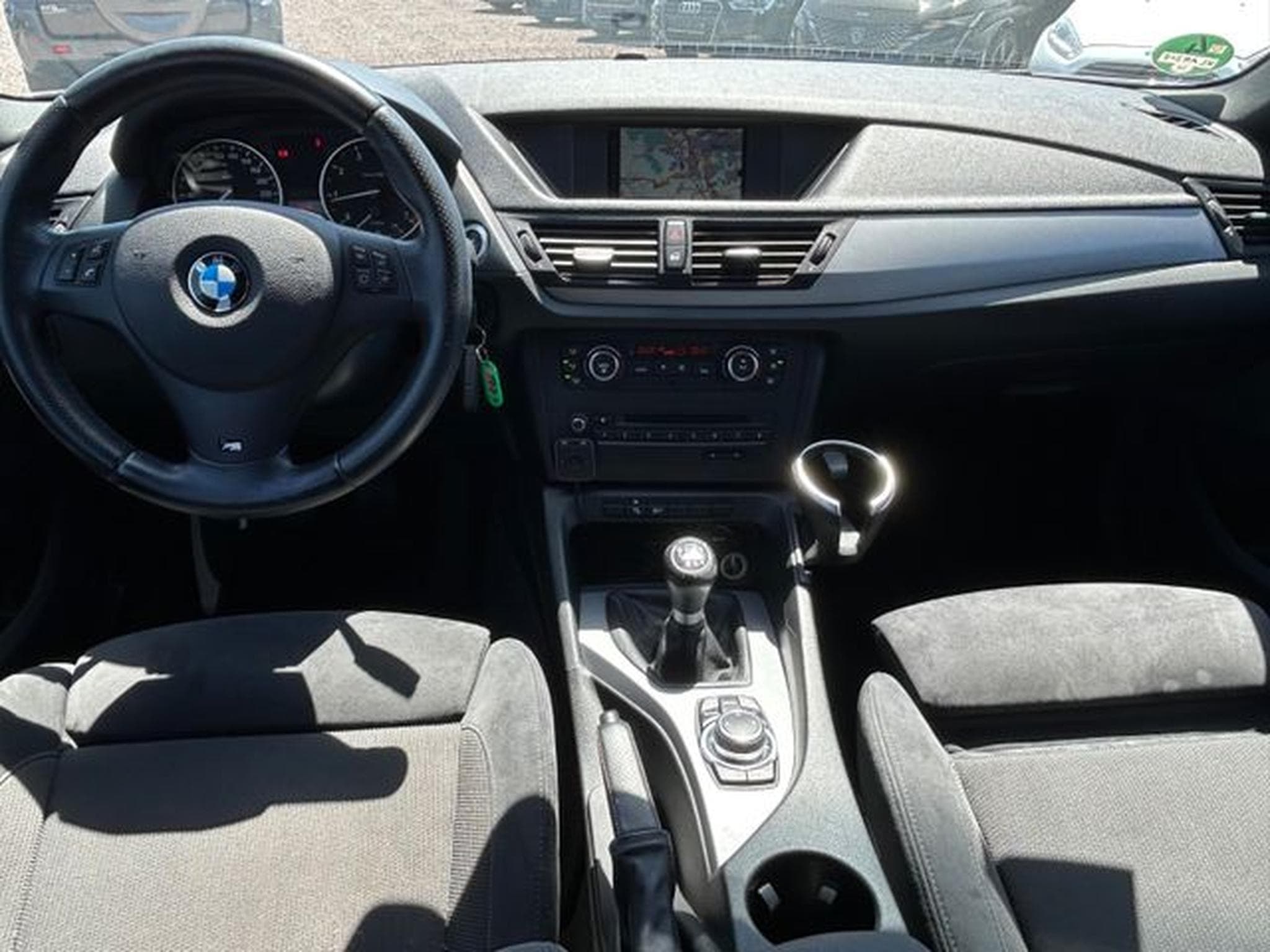 BMW X1 X1 18 i sDrive *M Paket Sport*Navi*Euro5*TÜV Neu (2011) - Photo 10