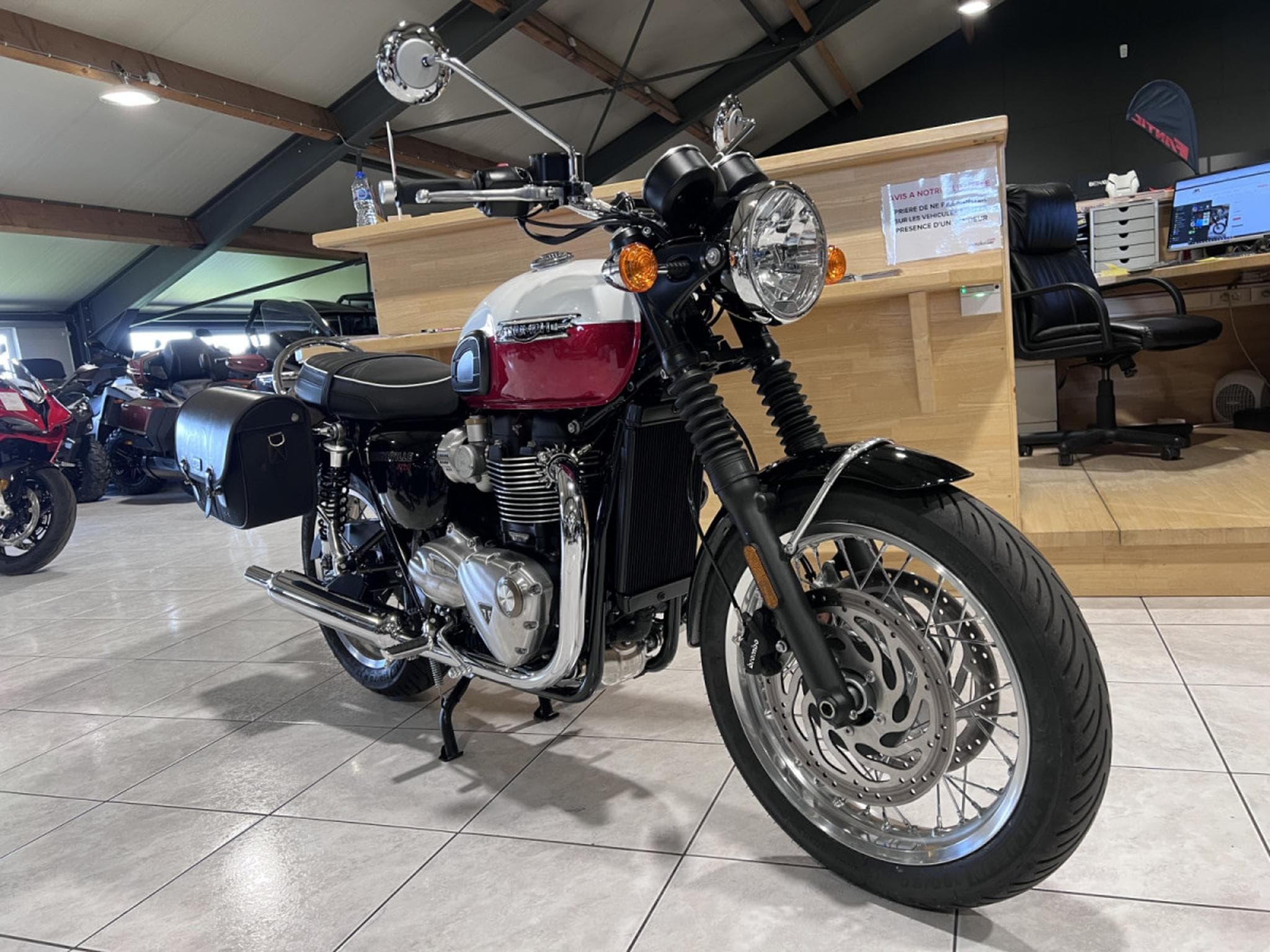 Triumph Bonneville 1200 cc (2025) - Photo 9