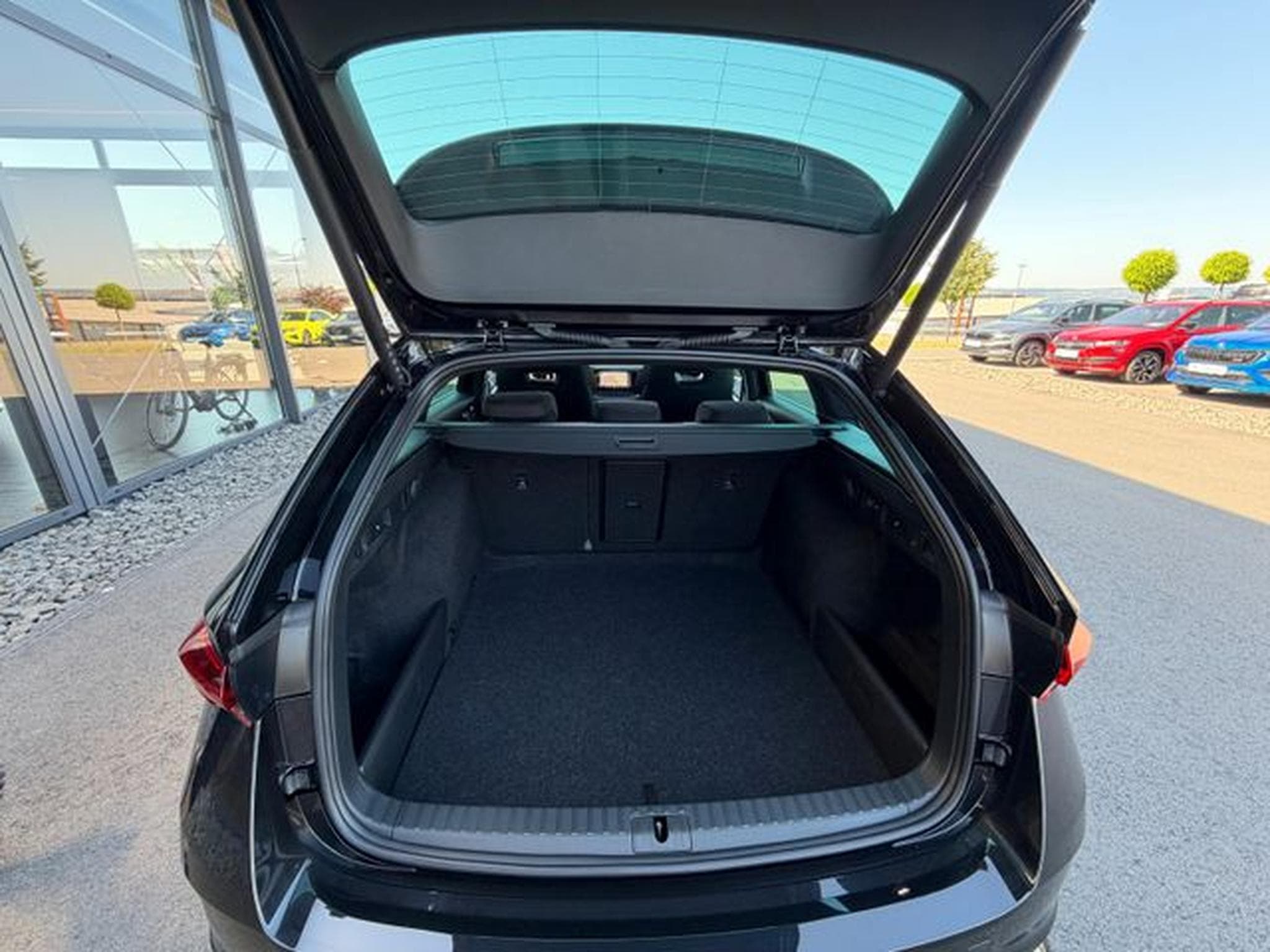 Skoda Octavia Octavia 2,0TDi Kombi RS 4x4 Pano AHK Standhz ACC (2022) - Photo 12