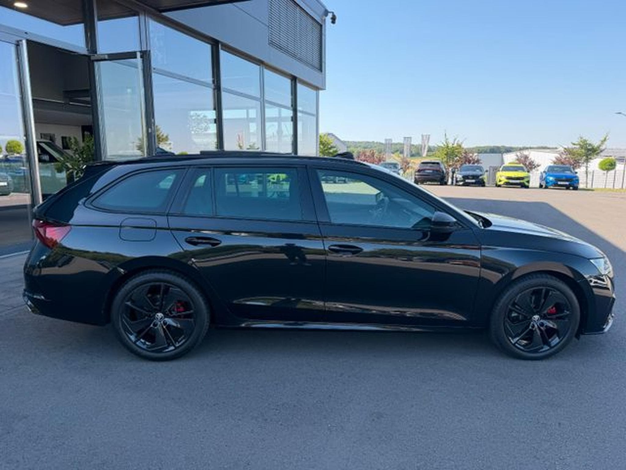 Skoda Octavia Octavia 2,0TDi Kombi RS 4x4 Pano AHK Standhz ACC (2022) - Photo 4