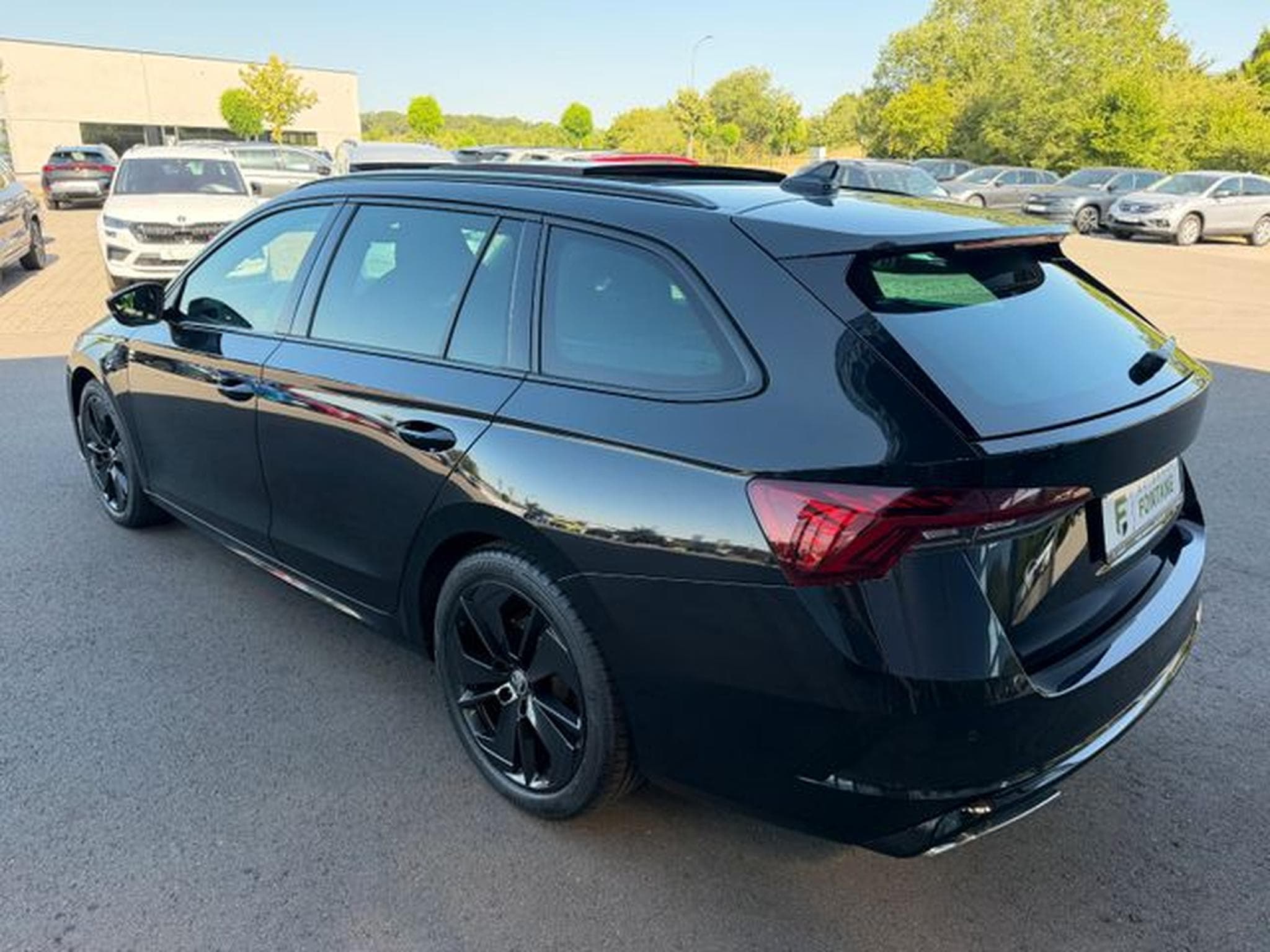 Skoda Octavia Octavia 2,0TDi Kombi RS 4x4 Pano AHK Standhz ACC (2022) - Photo 7