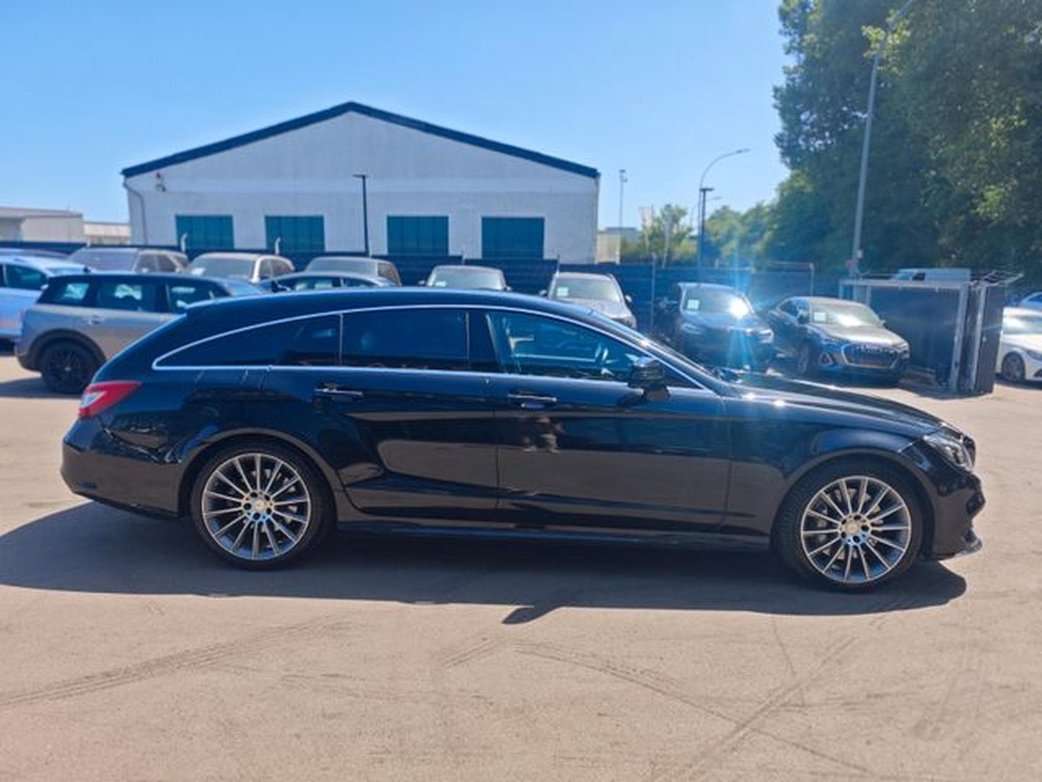 Mercedes CLS 500 CLS500 SB AMG-LINE*AIRMATIC*DISTRONIC*H&amp;K*LED* (2016) - Photo 14