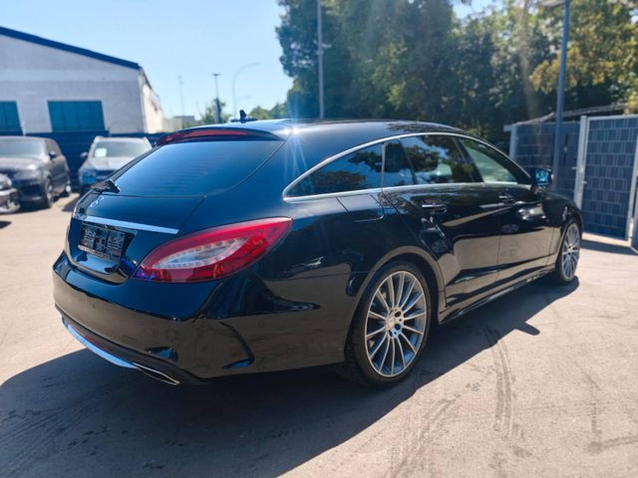 Mercedes CLS 500 CLS500 SB AMG-LINE*AIRMATIC*DISTRONIC*H&amp;K*LED* (2016) - Photo 6