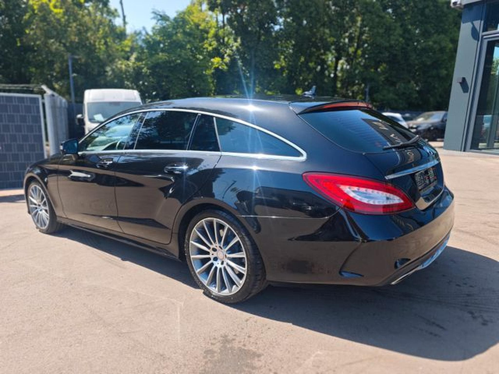 Mercedes CLS 500 CLS500 SB AMG-LINE*AIRMATIC*DISTRONIC*H&amp;K*LED* (2016) - Photo 8