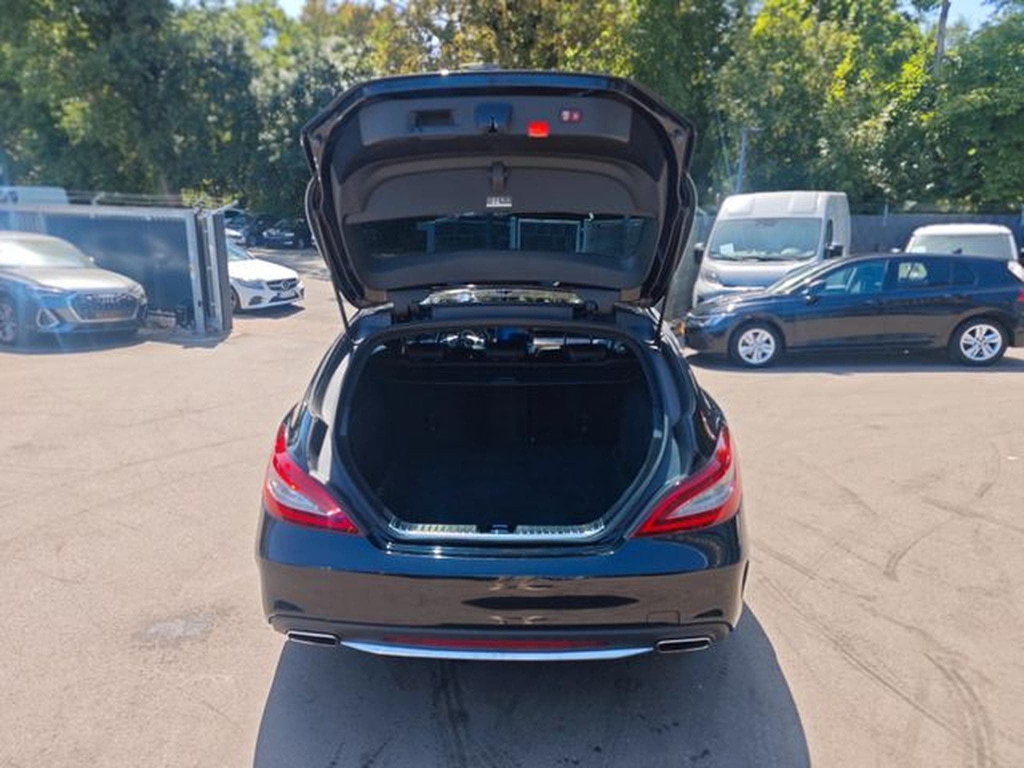 Mercedes CLS 500 CLS500 SB AMG-LINE*AIRMATIC*DISTRONIC*H&amp;K*LED* (2016) - Photo 9