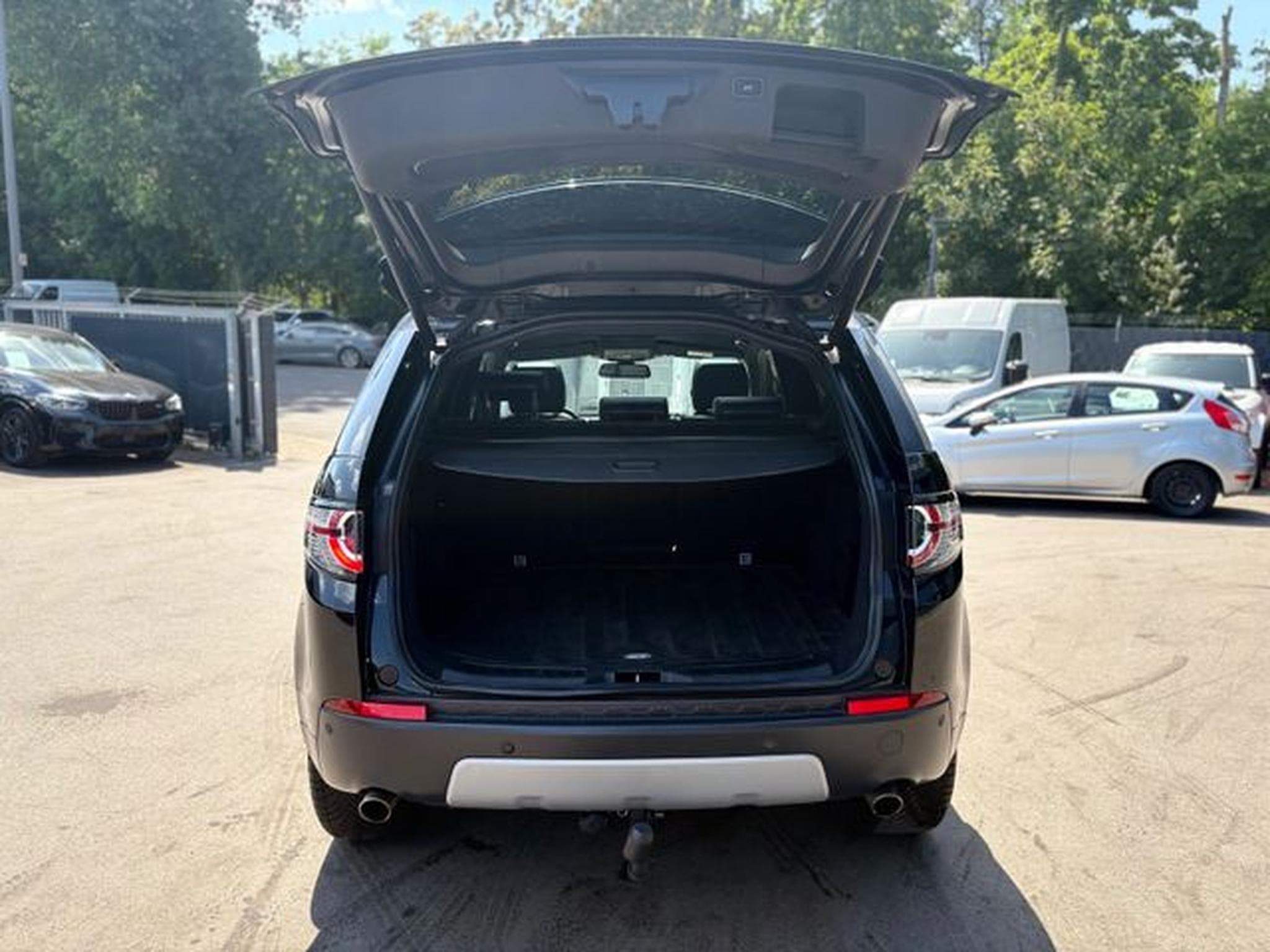 Land-Rover Discovery DISCOVERY SPORT HSE *PANO*LEDER*MERIDIAN* (2017) - Photo 9