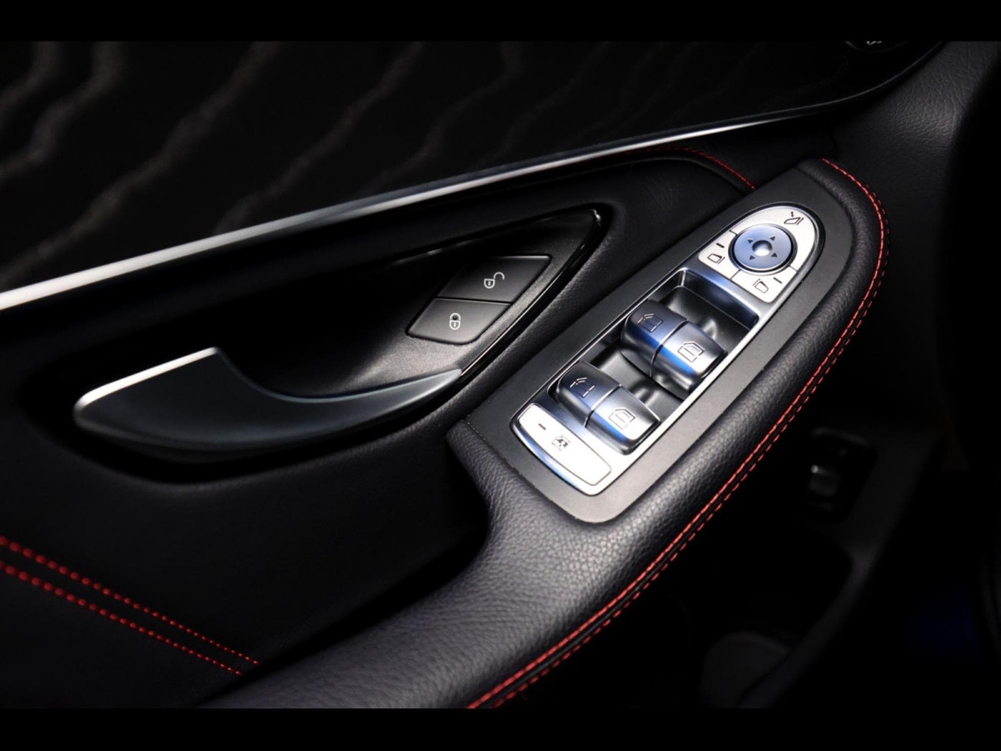 Mercedes GLC 43 AMG 4MATIC BVM9 – PACK NIGHT - CAVANSITBLAU METALLIC (2018) - Photo 17