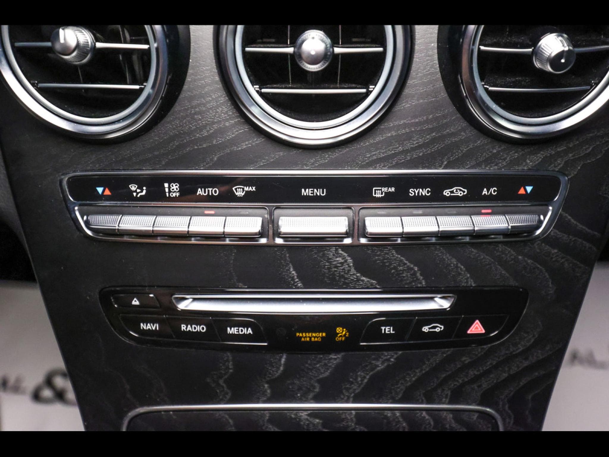 Mercedes GLC 43 AMG 4MATIC BVM9 – PACK NIGHT - CAVANSITBLAU METALLIC (2018) - Photo 23