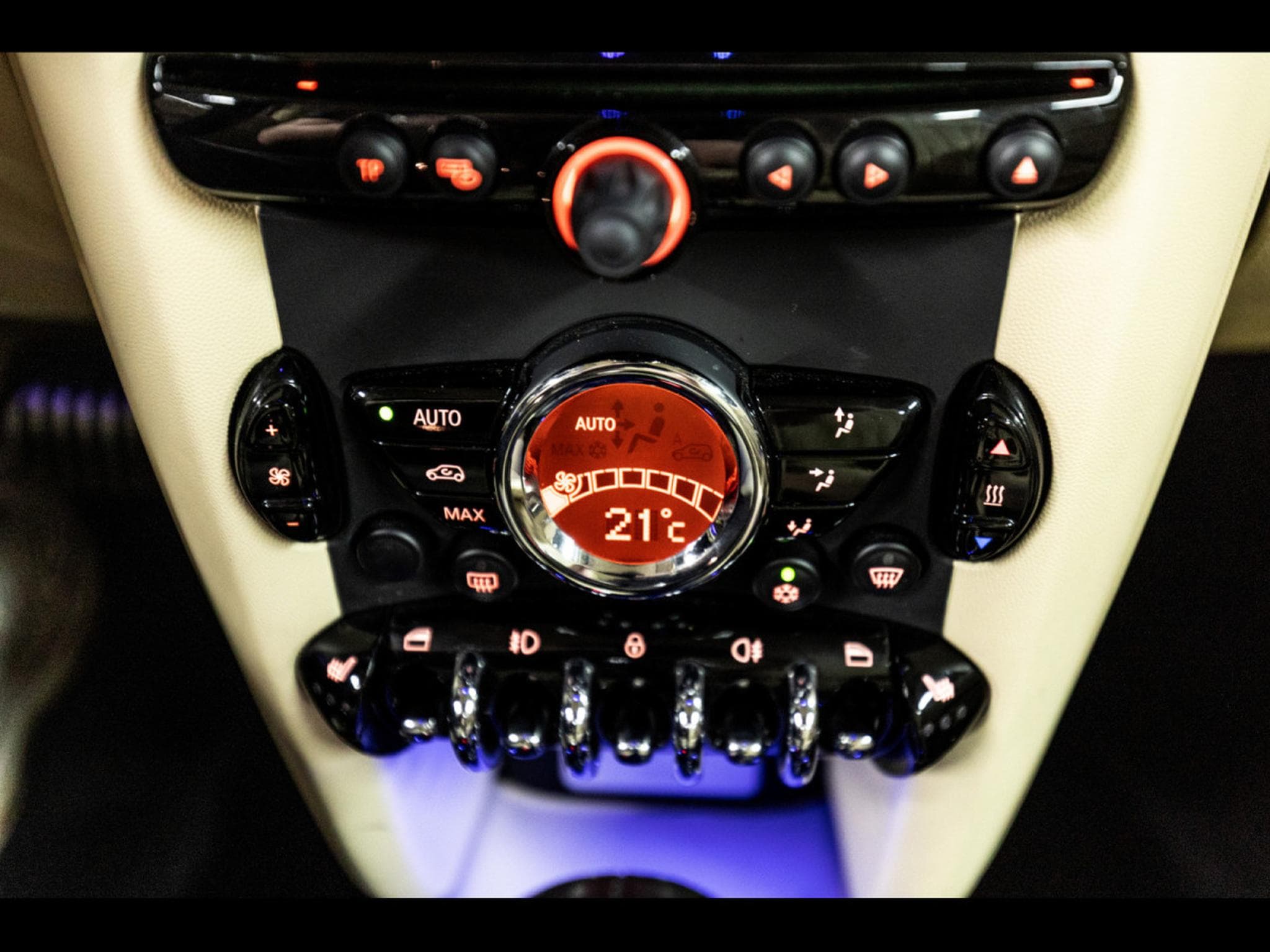 Mini Cooper S (R56) 3 PORTES AUTO GOODWOOD EDITION - 1 OF 1000 - BLACK D (2012) - Photo 21