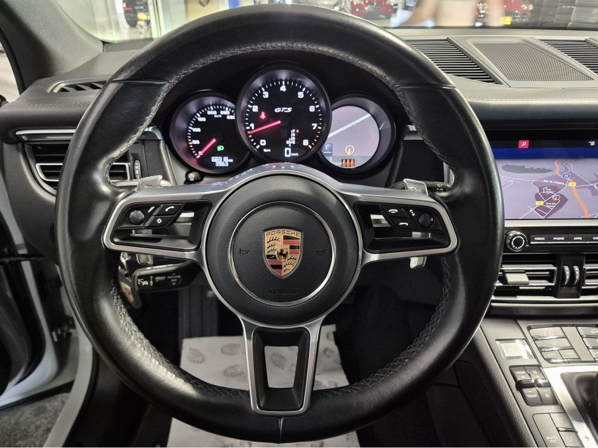 Porsche Macan 2.9 GTS PANO CUIR NAVI (2021) - Photo 8