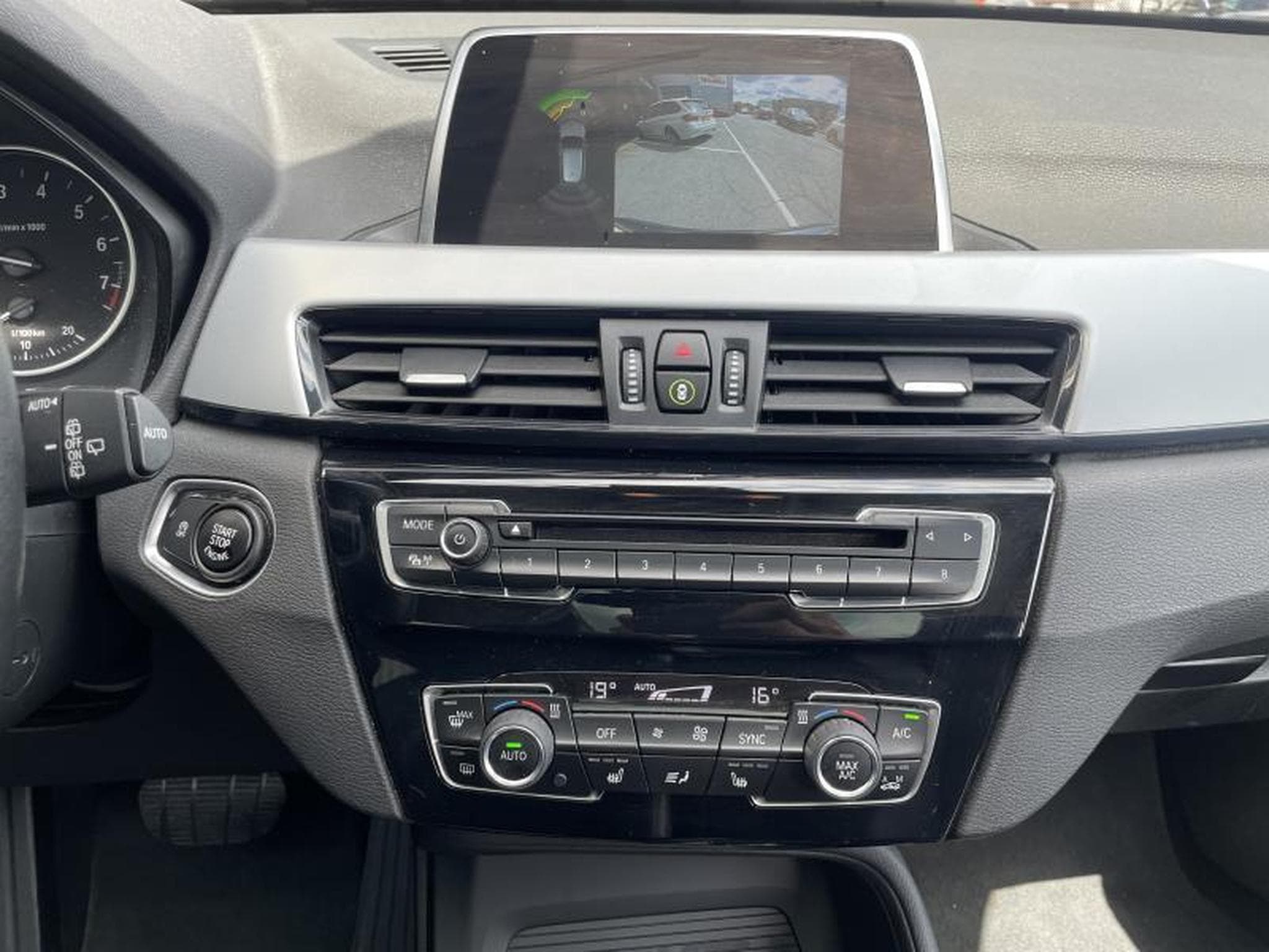 BMW X1 X1 sDrive18i/Advantage/Camera/Sièges chauffants/GPS (2018) - Photo 15