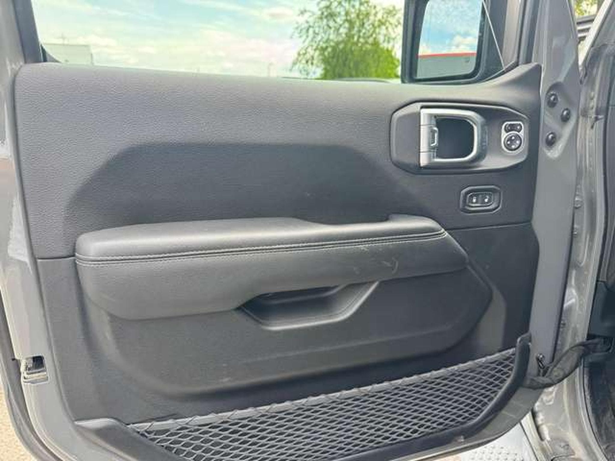 Jeep Wrangler Unlimited 2.0T Hardtop AWD BVA Sahara (2020) - Photo 8